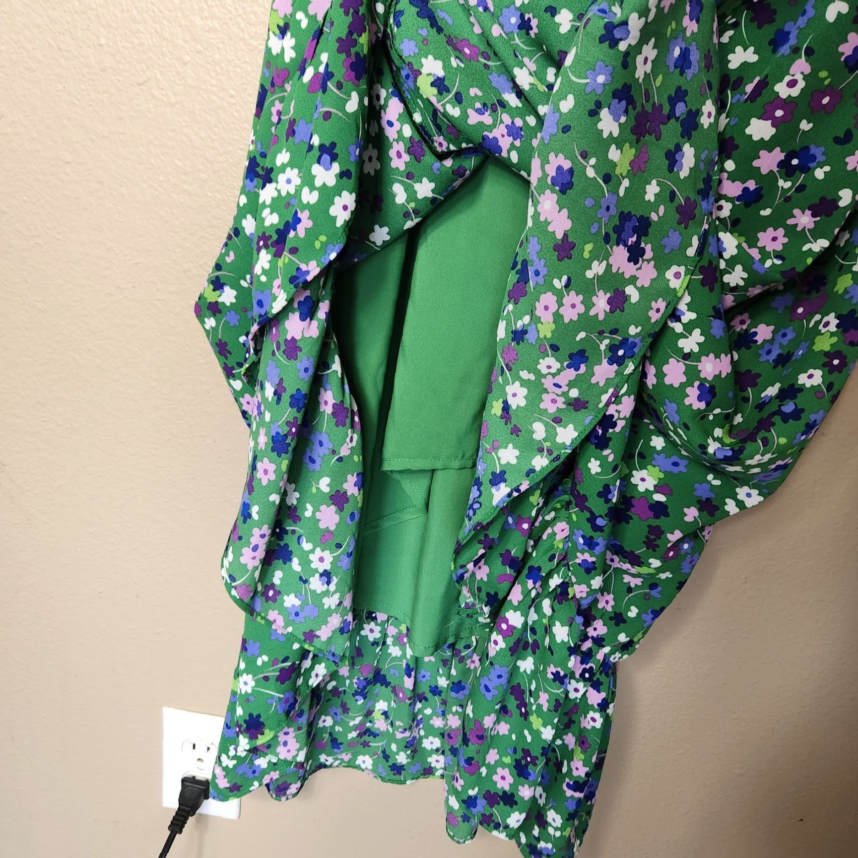 Donna Morgan Donna Morgan Dress Womens Spaghetti Strap Midi Dress-Size 8 Kelly Green Floral Party/Cocktail Sundress V-Neck ElecFit? Size M / US 6-8 / IT 42-44 - 5 Thumbnail