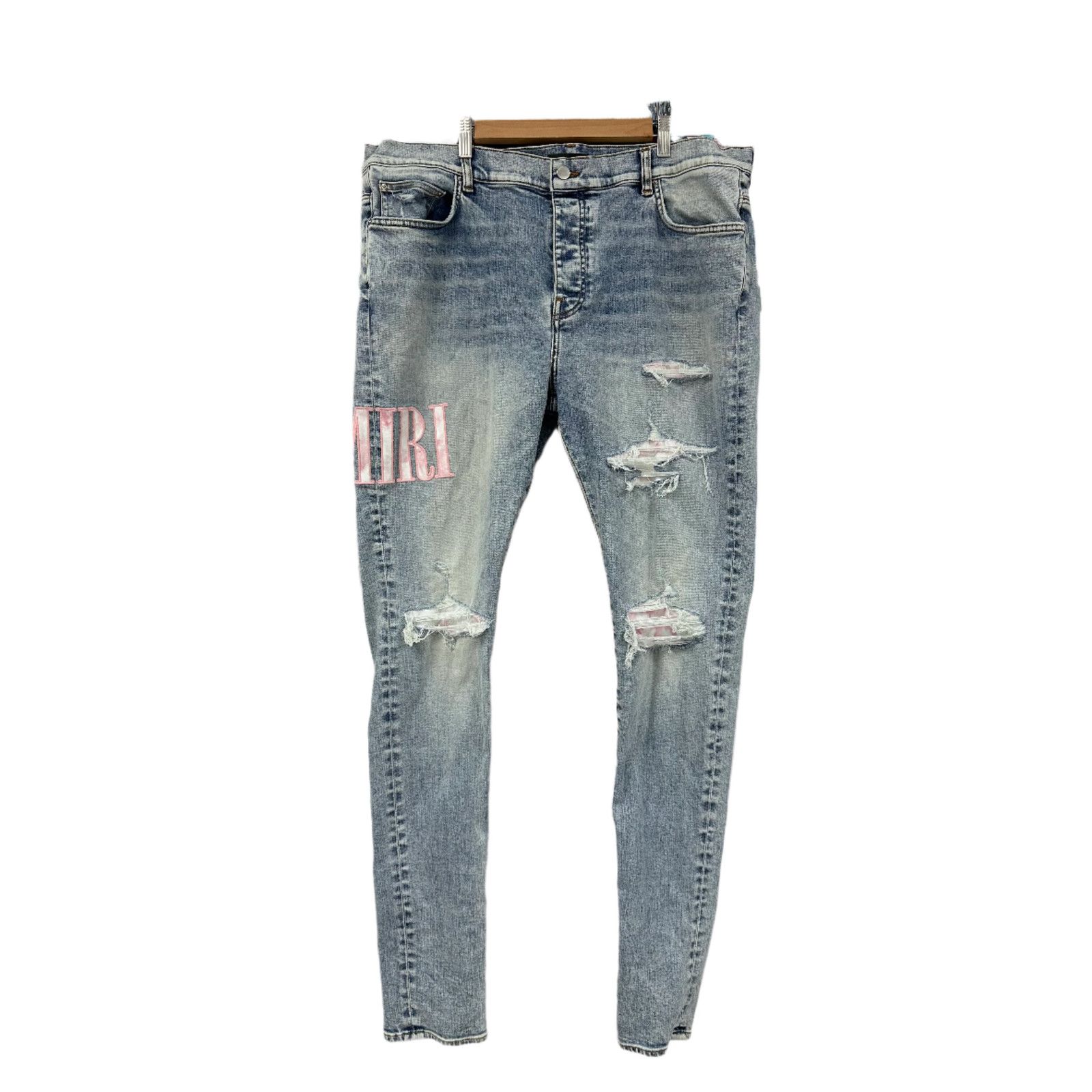Amiri Amiri Pink Side Logo Light Wash Blue Jeans Size US 40 / EU 56 - 1 Thumbnail