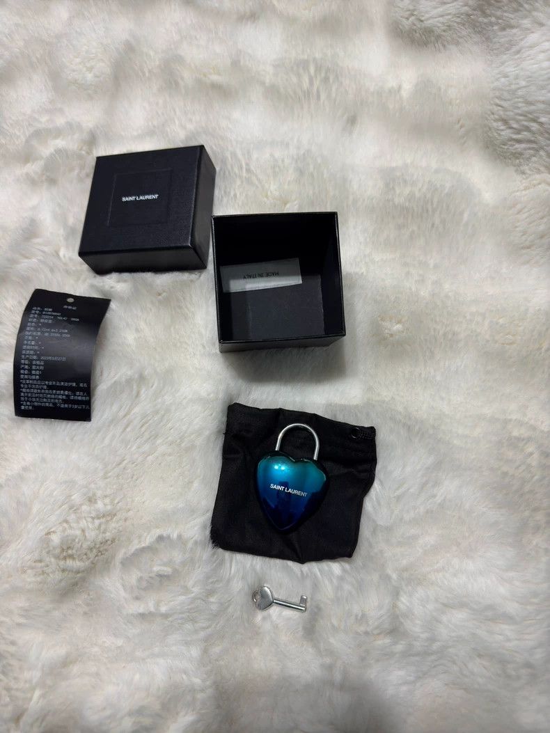 Yves Saint Laurent saint laurent Love gradient padlock 2501-Nextarrow Size ONE SIZE - 3 Thumbnail