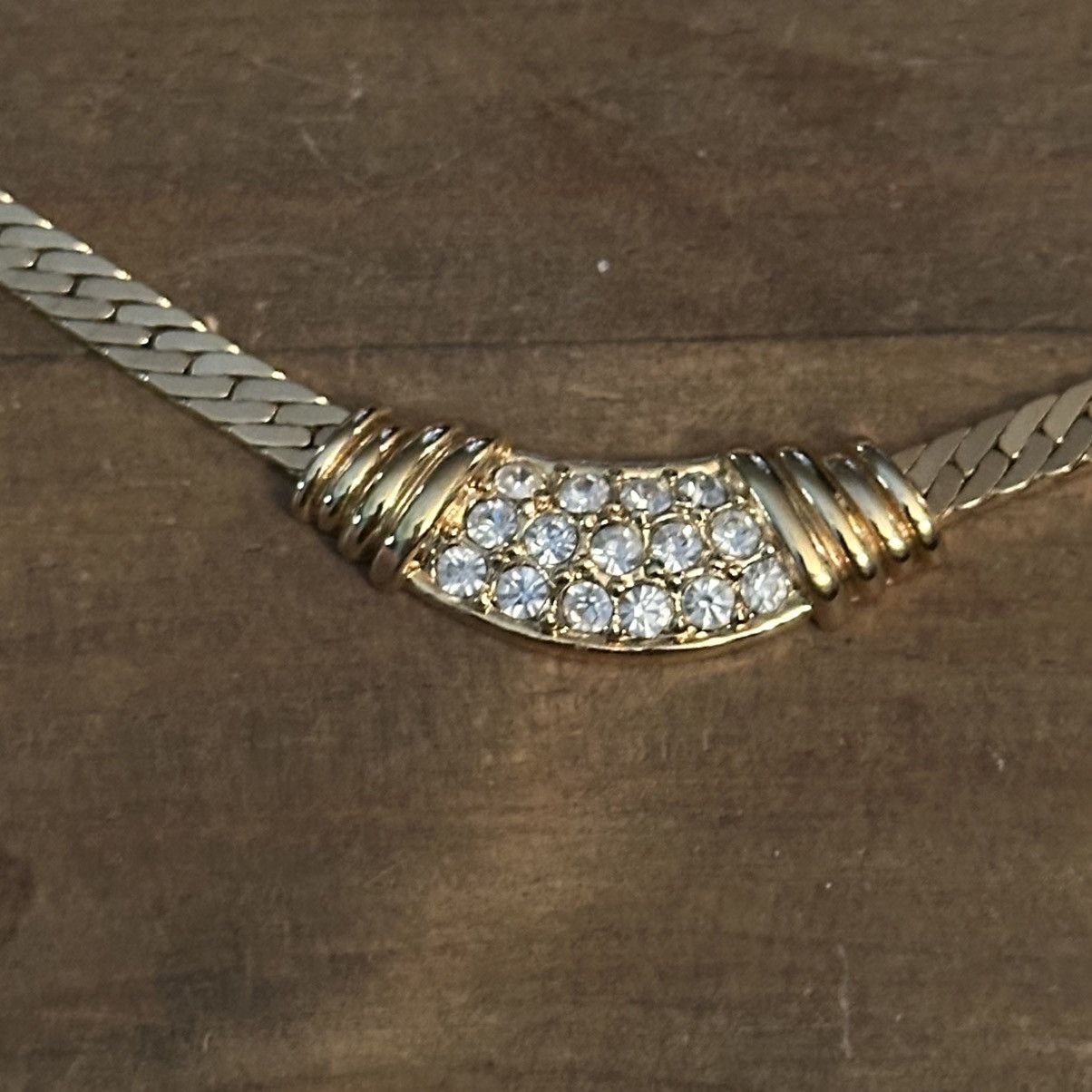 Other × Vintage Vintage Avon thick gold tone rhinestone necklace Size ONE SIZE - 3 Thumbnail