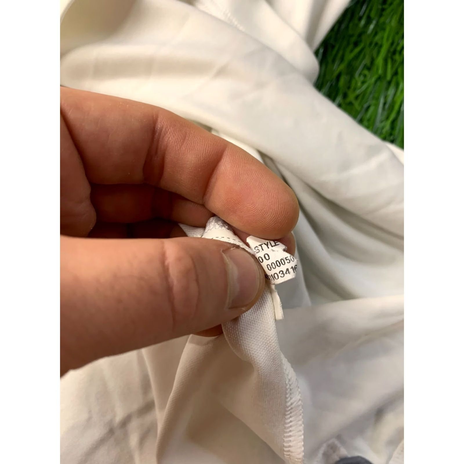 Under Armour UNDER ARMOUR HEATGEAR POLO SHIRT MEN L White Classic Short Sleeve Weather: Summer Size US L / EU 52-54 / 3 - 7 Thumbnail