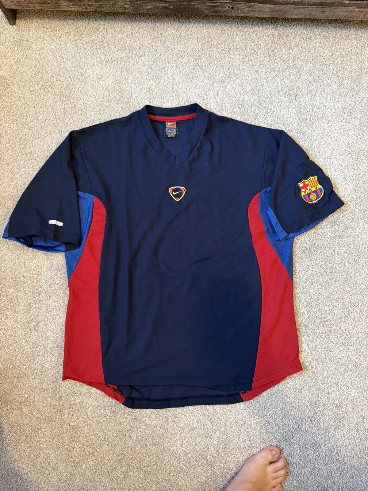 Nike Fc Barcelona training jersey Size US L / EU 52-54 / 3 - 1 Thumbnail