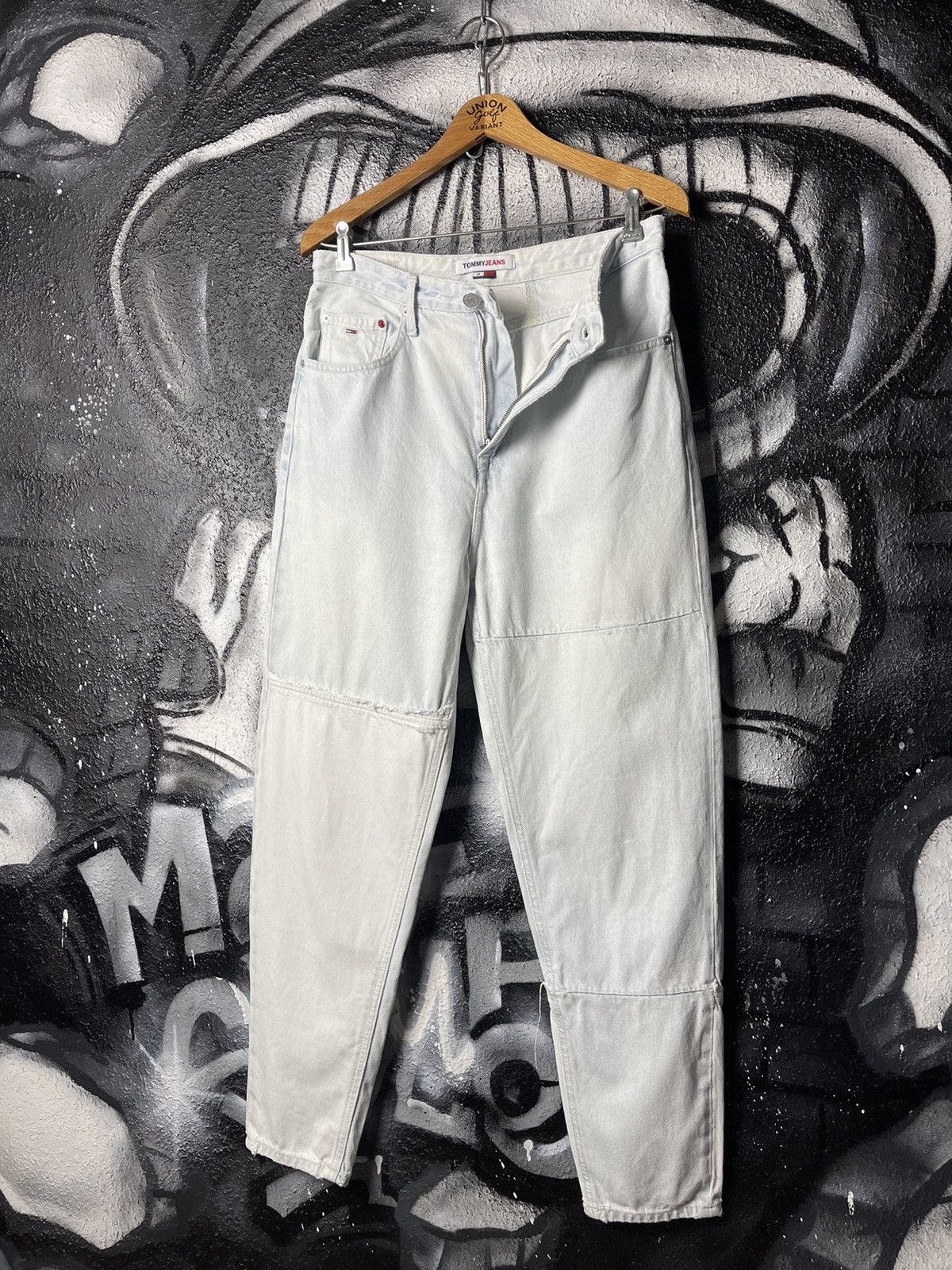 Tommy Jeans Tommy Jeans Mom Fit Light Blue Denim Jeans WMNS Size 29 Size 29" - 1 Thumbnail