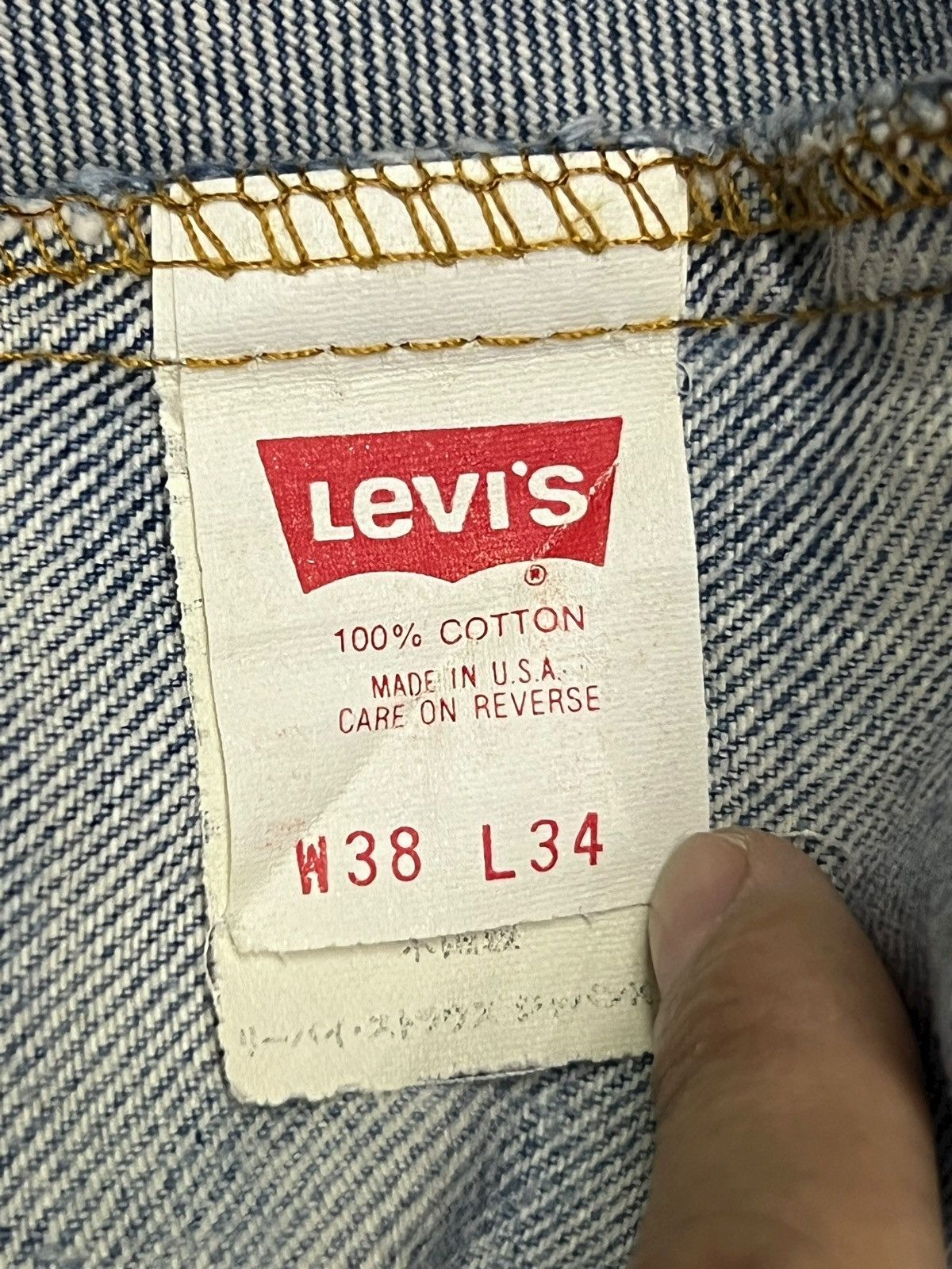 Levi's Loose Vintage 90s Levi’s 505-0217 USA - Faded Light Wash Size US 37 - 15 Thumbnail