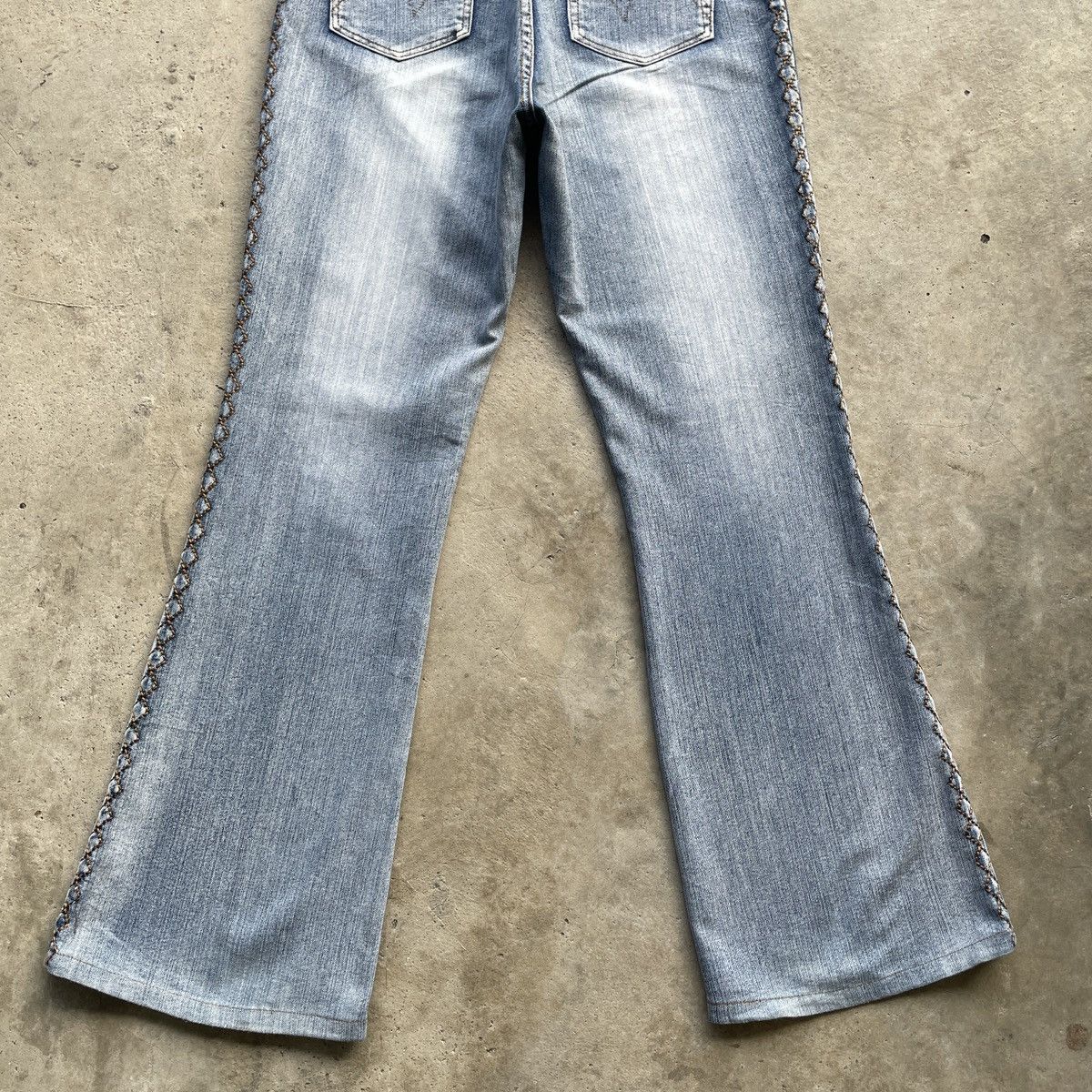 Japanese Brand Vintage Japanese Faded Flare/Bootcut Women Denim Jeans Pants Size US 31 - 9 Thumbnail