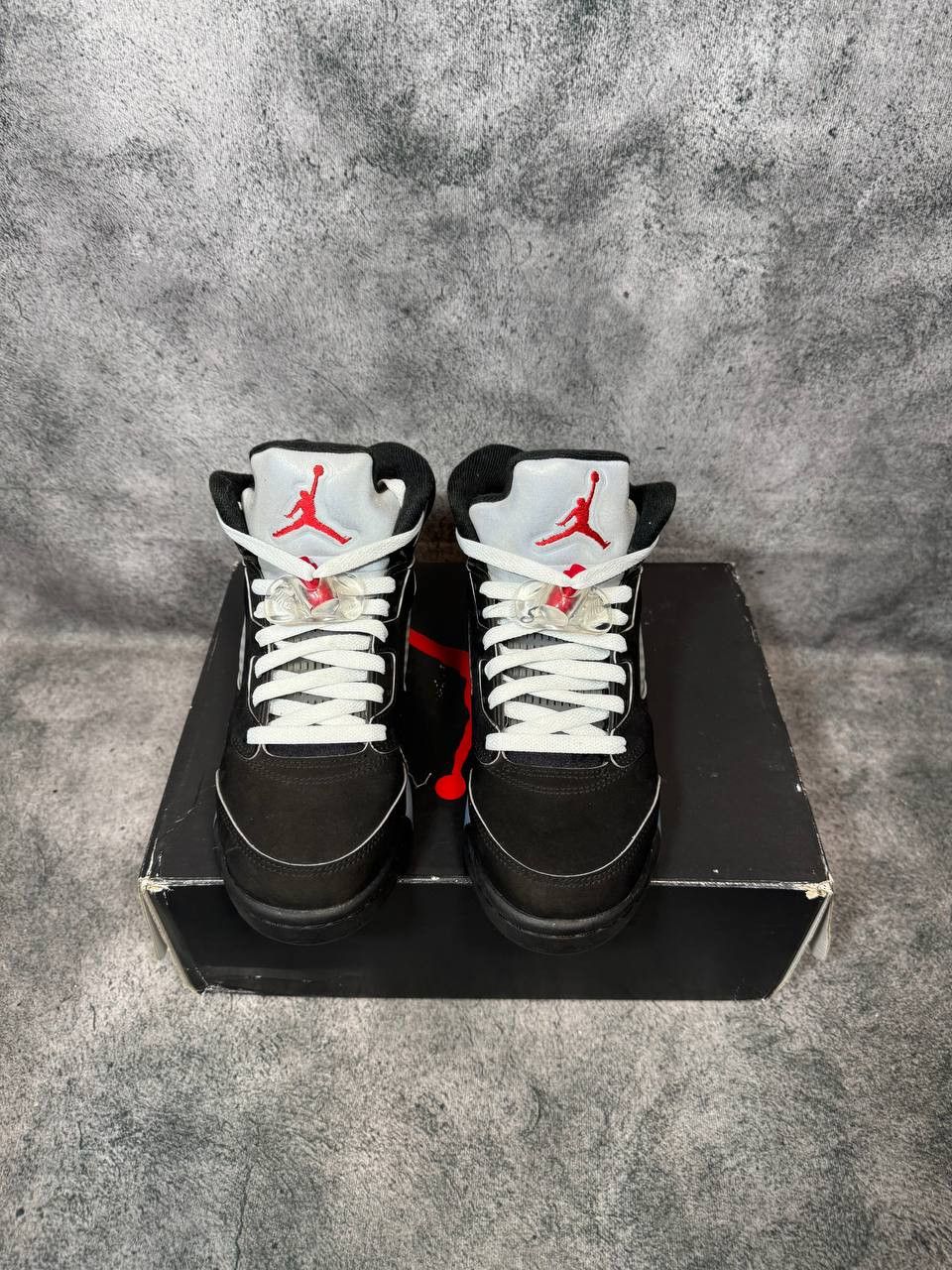 Jordan Brand Size 4.5Y | Jordan 5 Metallic With Box | Pre-Owned Size US 5 / EU 37 - 3 Thumbnail