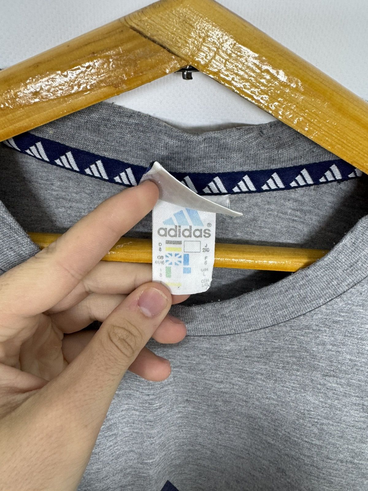 Adidas Vintage Adidas Big Logo T-Shirt 90’s Size US L / EU 52-54 / 3 - 11 Thumbnail