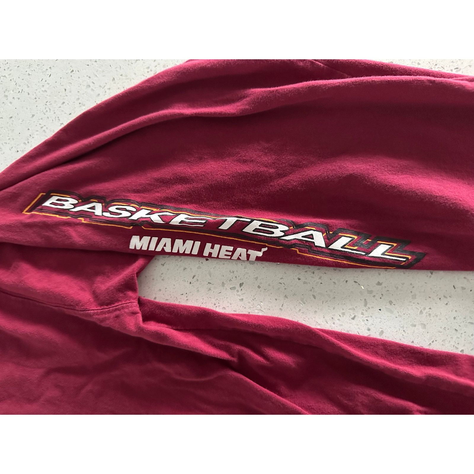 NBA NBA Miami Heat Big Logo Red Long Sleeve Crew Neck Size XL Size US XL / EU 56 / 4 - 4 Thumbnail