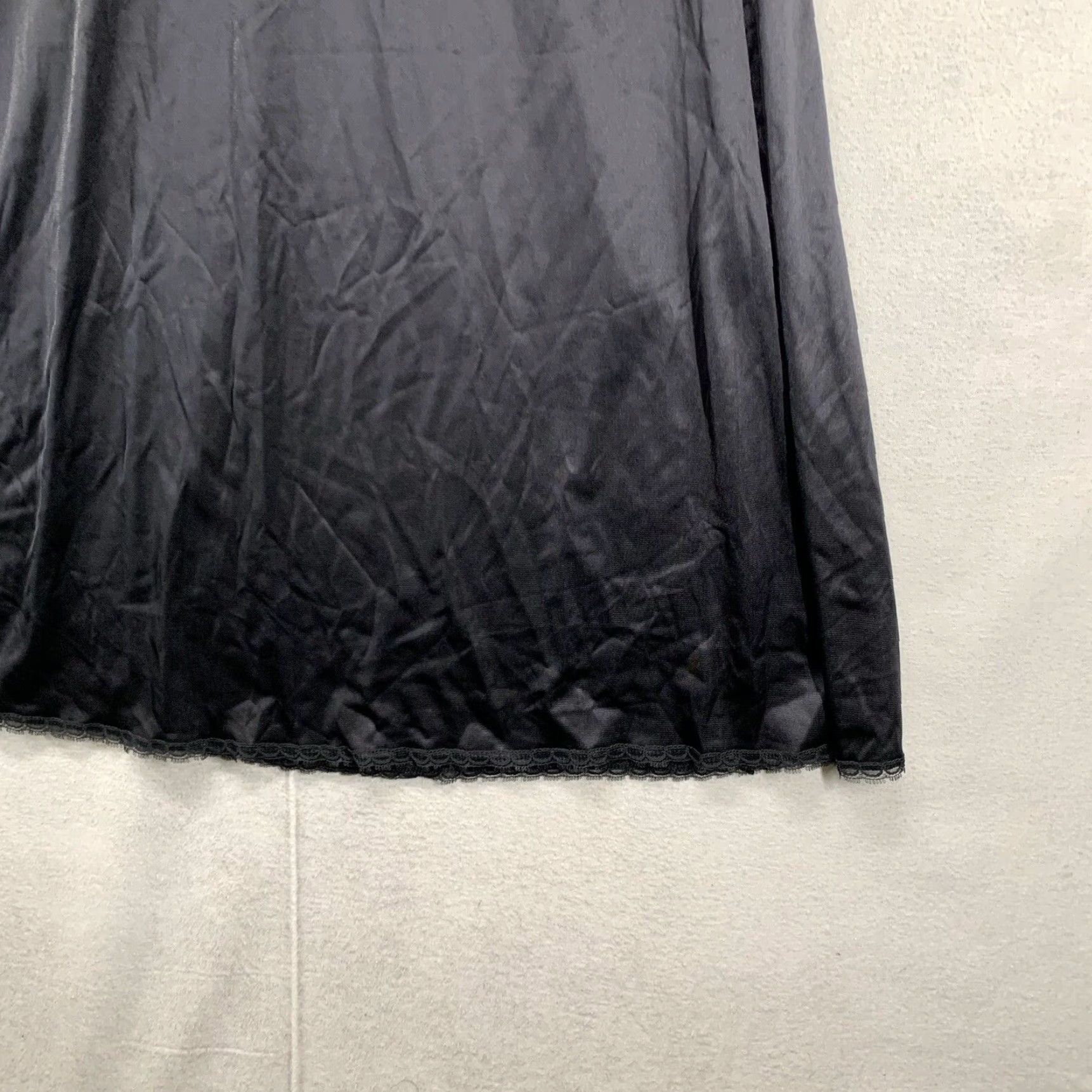 Vintage VINTAGE Vanity Fair Women's Slip Black Nylon 1970s Medium 30in Rockabilly Made in USA Size ONE SIZE - 5 Thumbnail