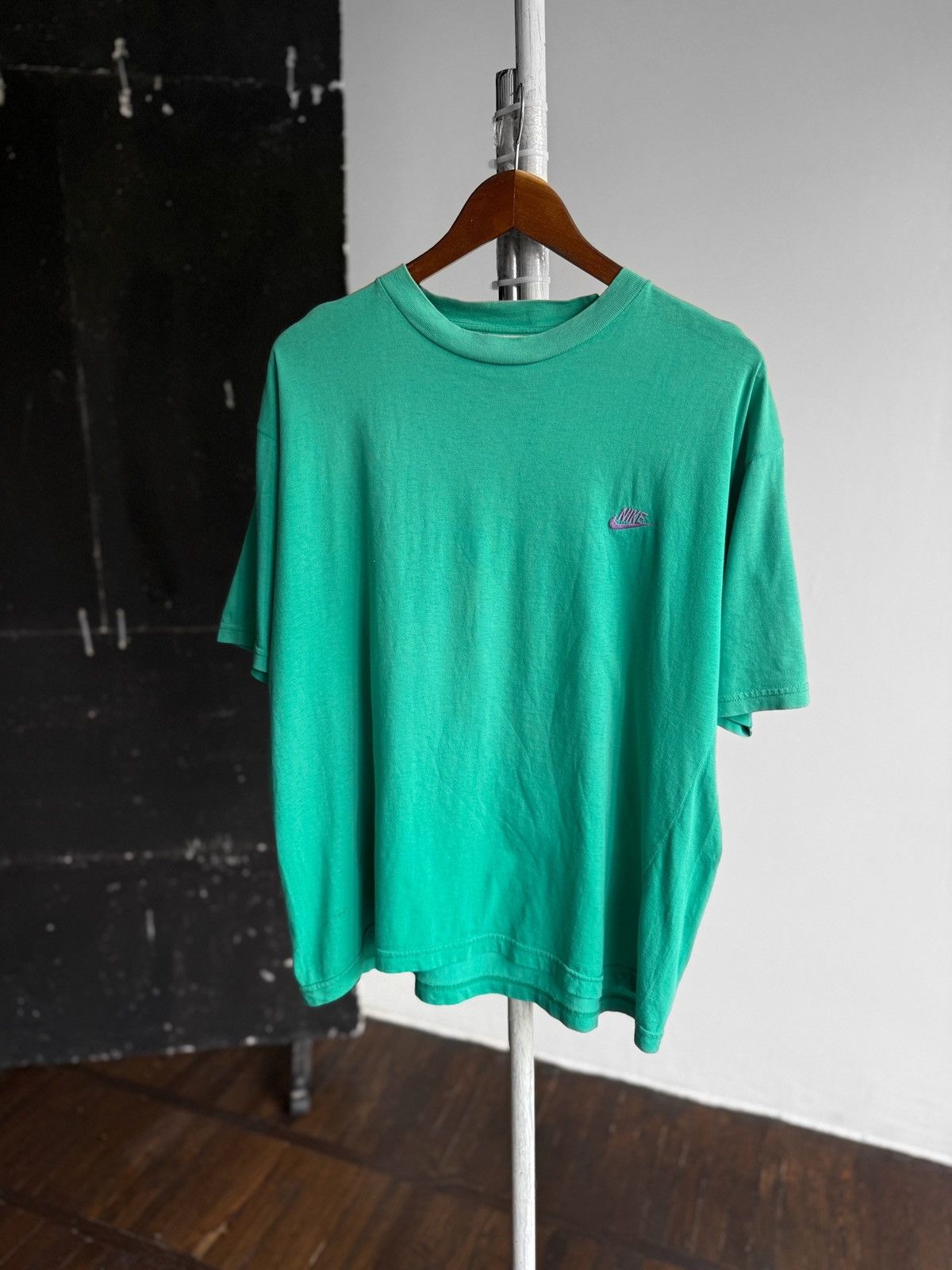 Nike × Vintage Nike Mens Vintage 90s Teal Crew Neck T-Shirt Y2K Small Logo Size US L / EU 52-54 / 3 - 1 Thumbnail