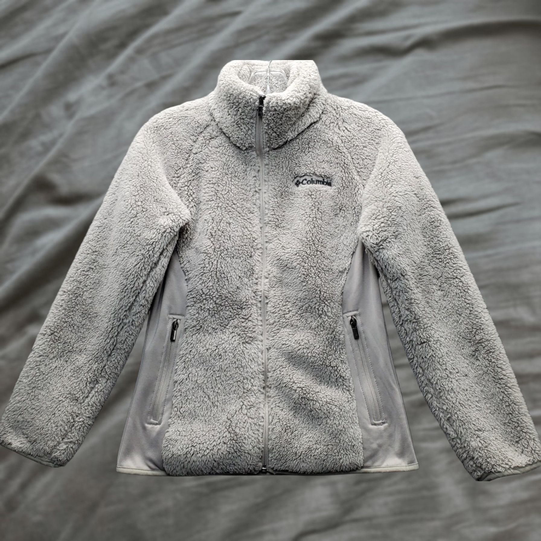Logo 7 Columbia Womens XS Teddy Fleece Jacket Gray Full Zip Logo EUC - Outdoor, Regular Fit, Pockets, Breathable, 100% Polyester Jacket Size XS / US 0-2 / IT 36-38 - 1 Thumbnail