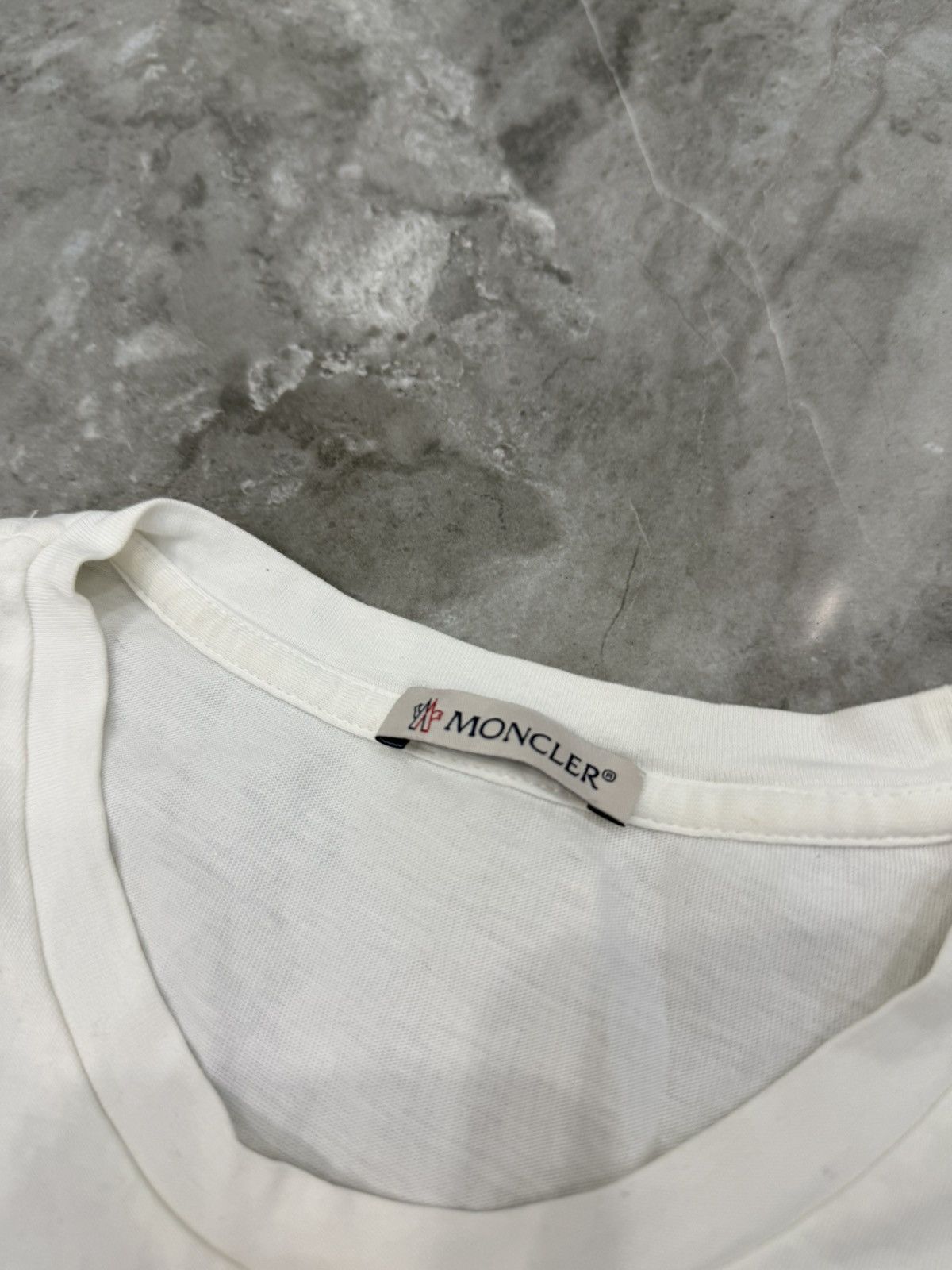 Moncler Moncler T-shirts Big Logo Gold Size S / US 4 / IT 40 - 4 Thumbnail