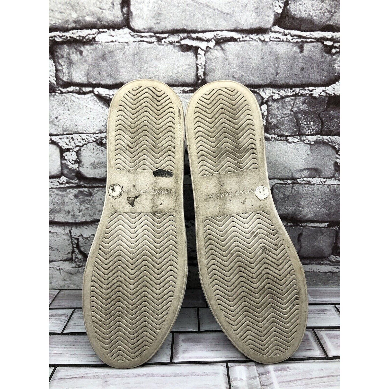 Vince Camuto Vince Camuto Korli 2 Ivory Leather SnakeSkin Slip On Sneaker Size US 7.5 / IT 37.5 - 8 Thumbnail