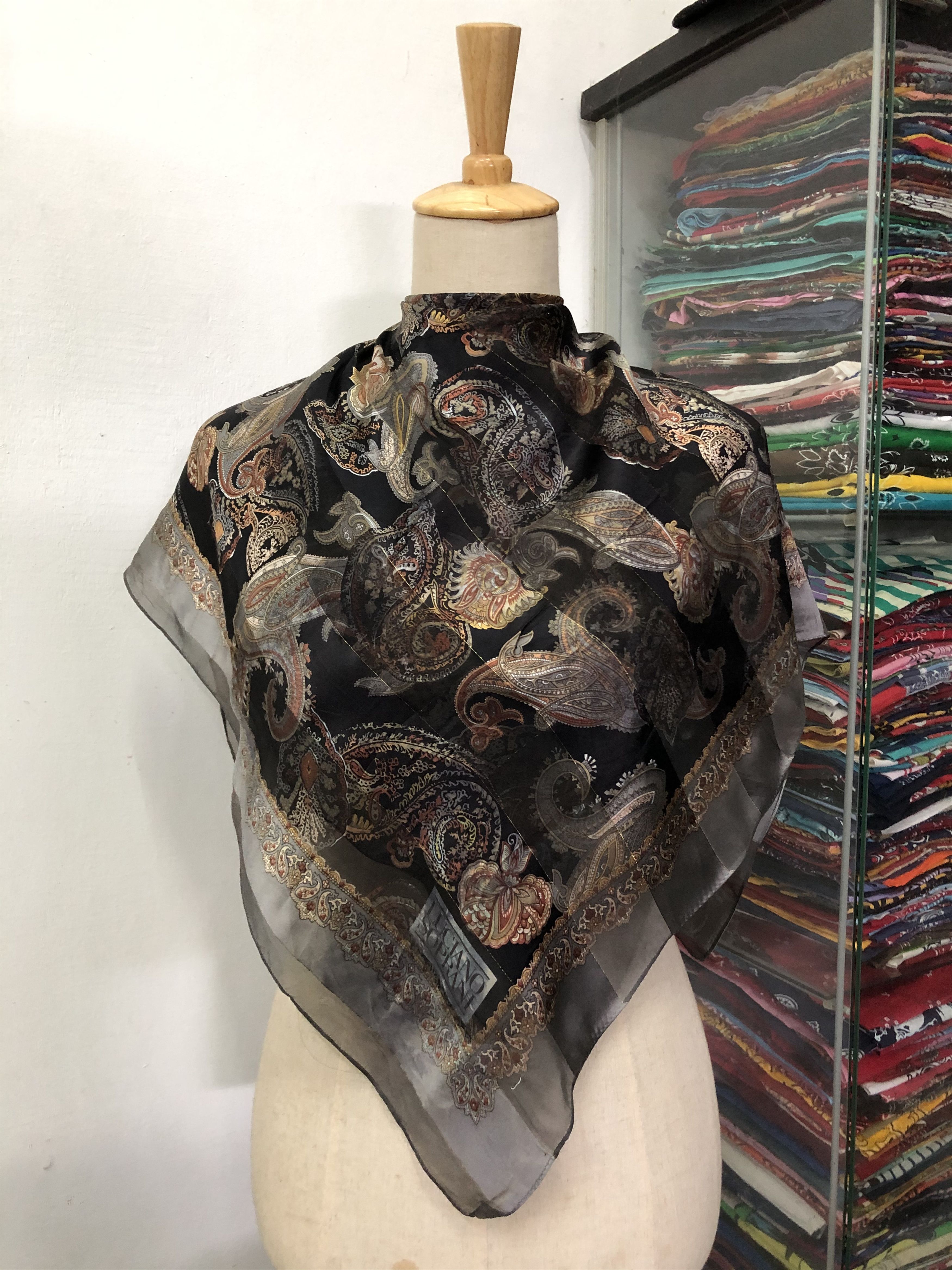 Vintage Vintage Luciano Soprani Silk Scarf Size ONE SIZE - 1 Thumbnail