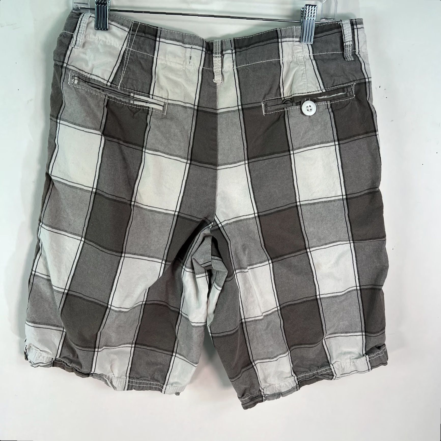Ocean Pacific OP Ocean Pacific Mens Plaid Flat Front White Chino Shorts Size 34 Casual Shorts Cotton 100% Regular Waist 34 Inseam 11 Size US 34 / EU 50 - 2 Thumbnail
