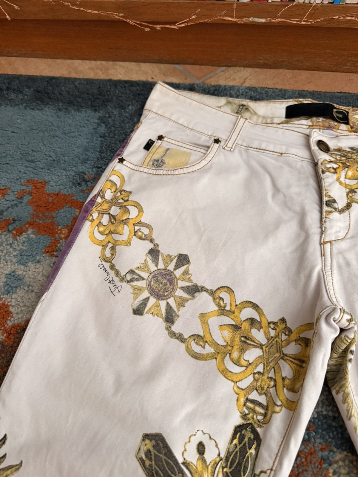 Just Cavalli Archive Just Cavalli Gold Royalty Print Cross Vintage Pants Size 31" - 3 Thumbnail