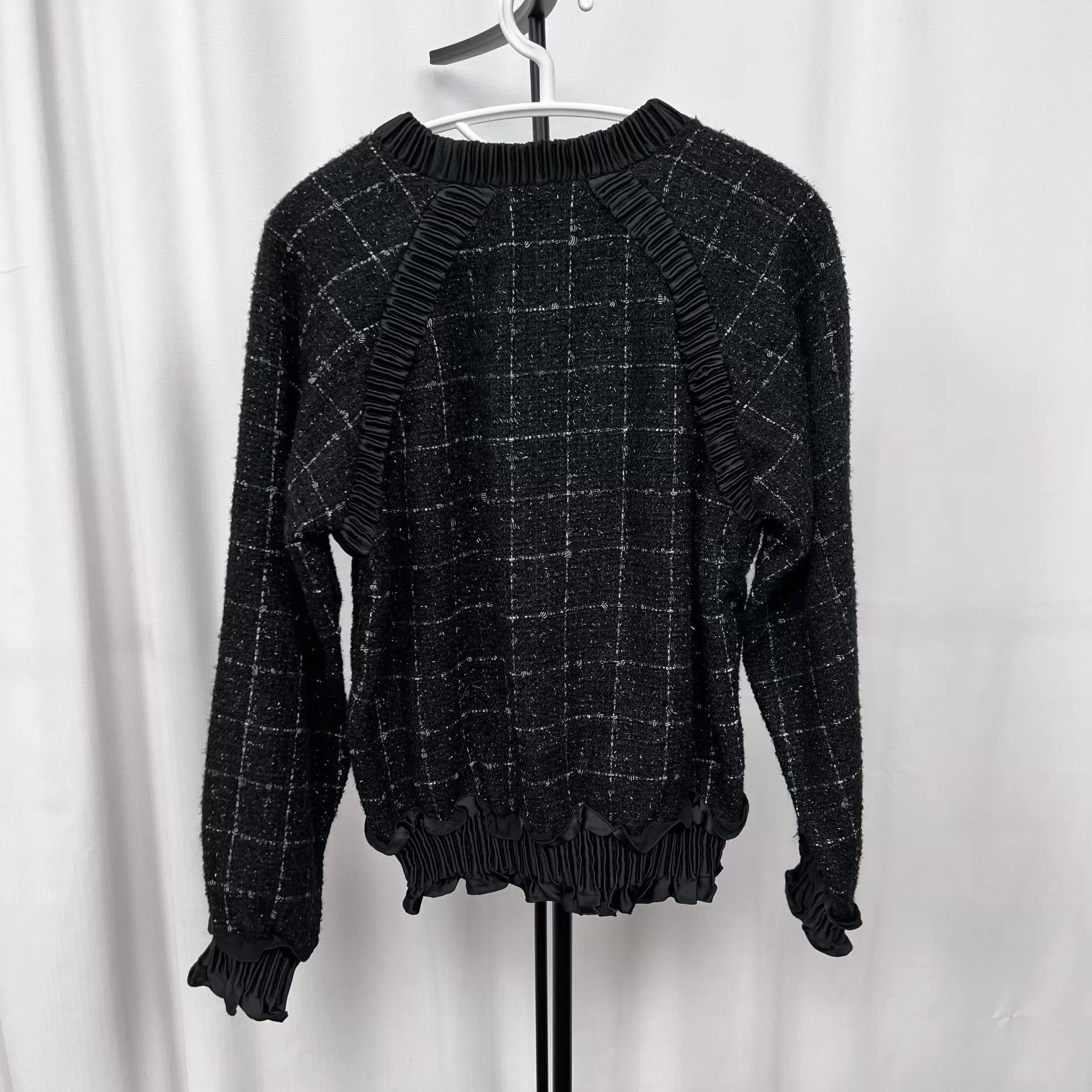 Chanel CHANEL 16B Wool Sweater Black 34 Size XS / US 0-2 / IT 36-38 - 2 Thumbnail