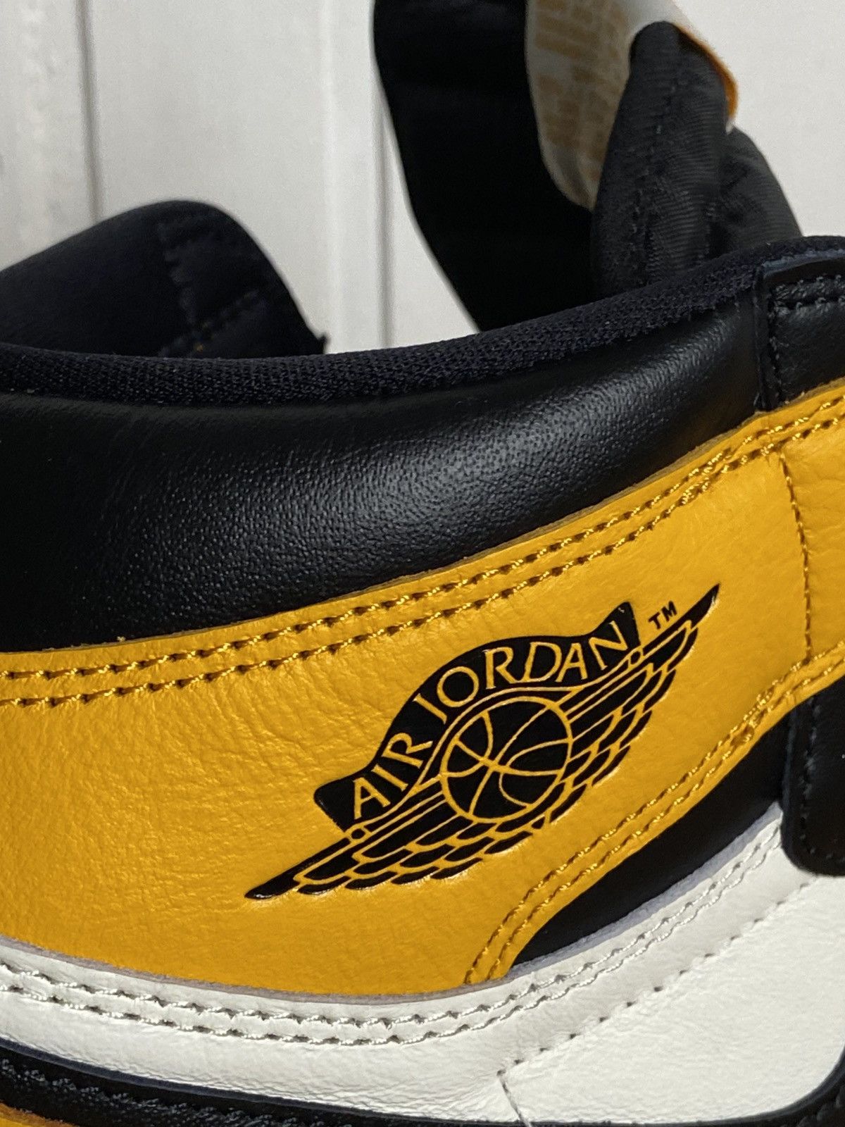 Jordan Brand New Jordan 1 Retro High "Taxi" Authentic Size 11US Size US 11 / EU 44 - 15 Thumbnail