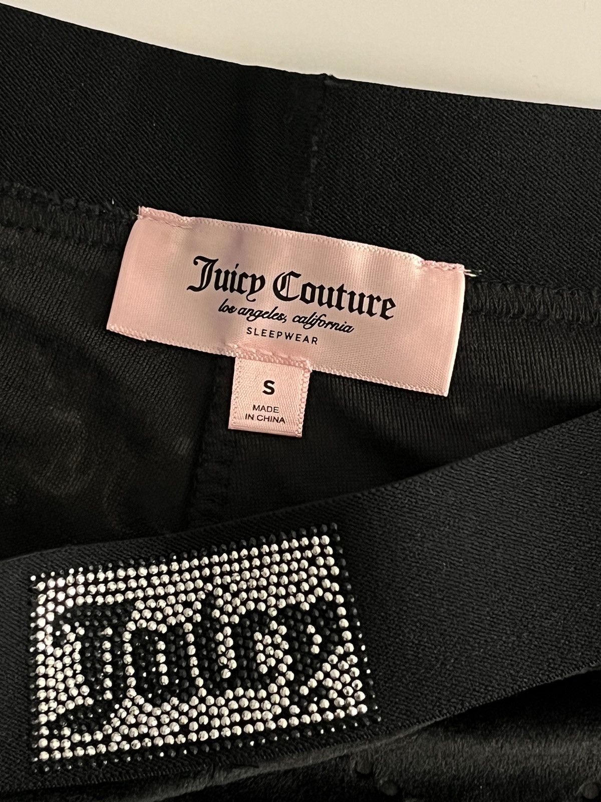 Juicy Couture Brand new Juicy Couture velvet shorts Size 27" / US 4 / IT 40 - 2 Thumbnail