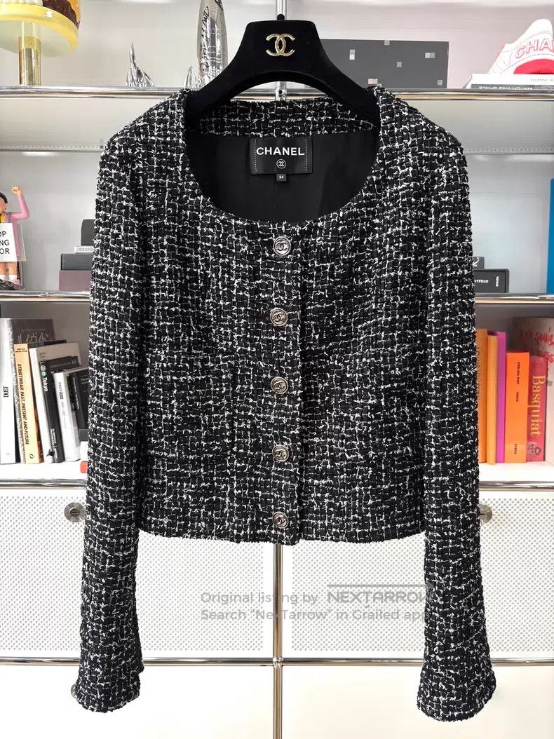 Chanel Chanel 24B black and white plaid tweed single-breasted rou Size XXS / US 00 / IT 34 - 1 Thumbnail