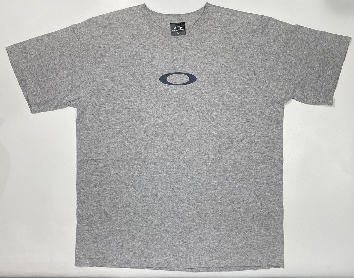 Oakley VINTAGE OAKLEY SOFTWARE CENTER LOGO TSHIRT MEDIUM Size US L / EU 52-54 / 3 - 1 Thumbnail