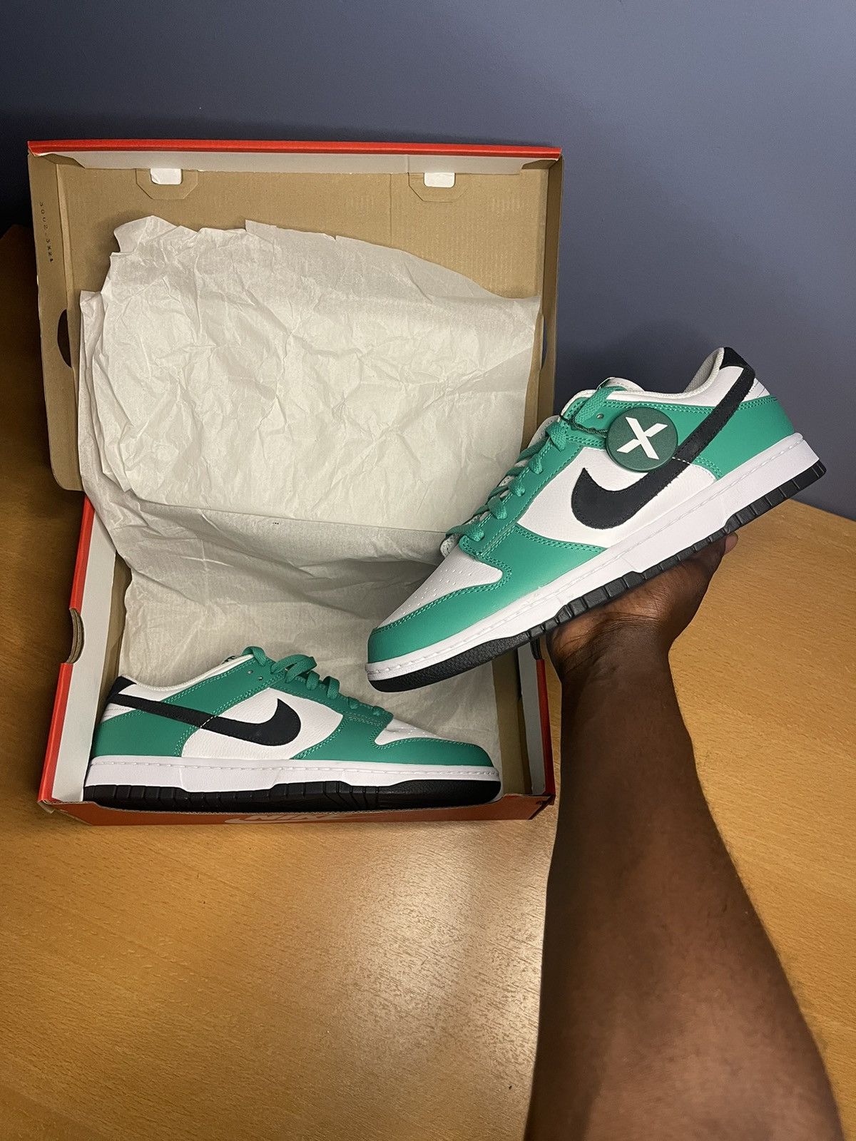Nike Nike Dunk Low “Celtics” Size US 10.5 / EU 43-44 - 8 Thumbnail