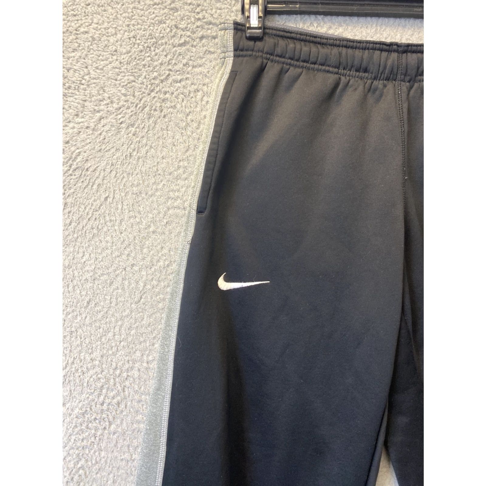 Nike Nike App State Sweatpants Mens Medium Black NBA Basketball Swoosh Tapered Fit Size US 31 - 3 Thumbnail