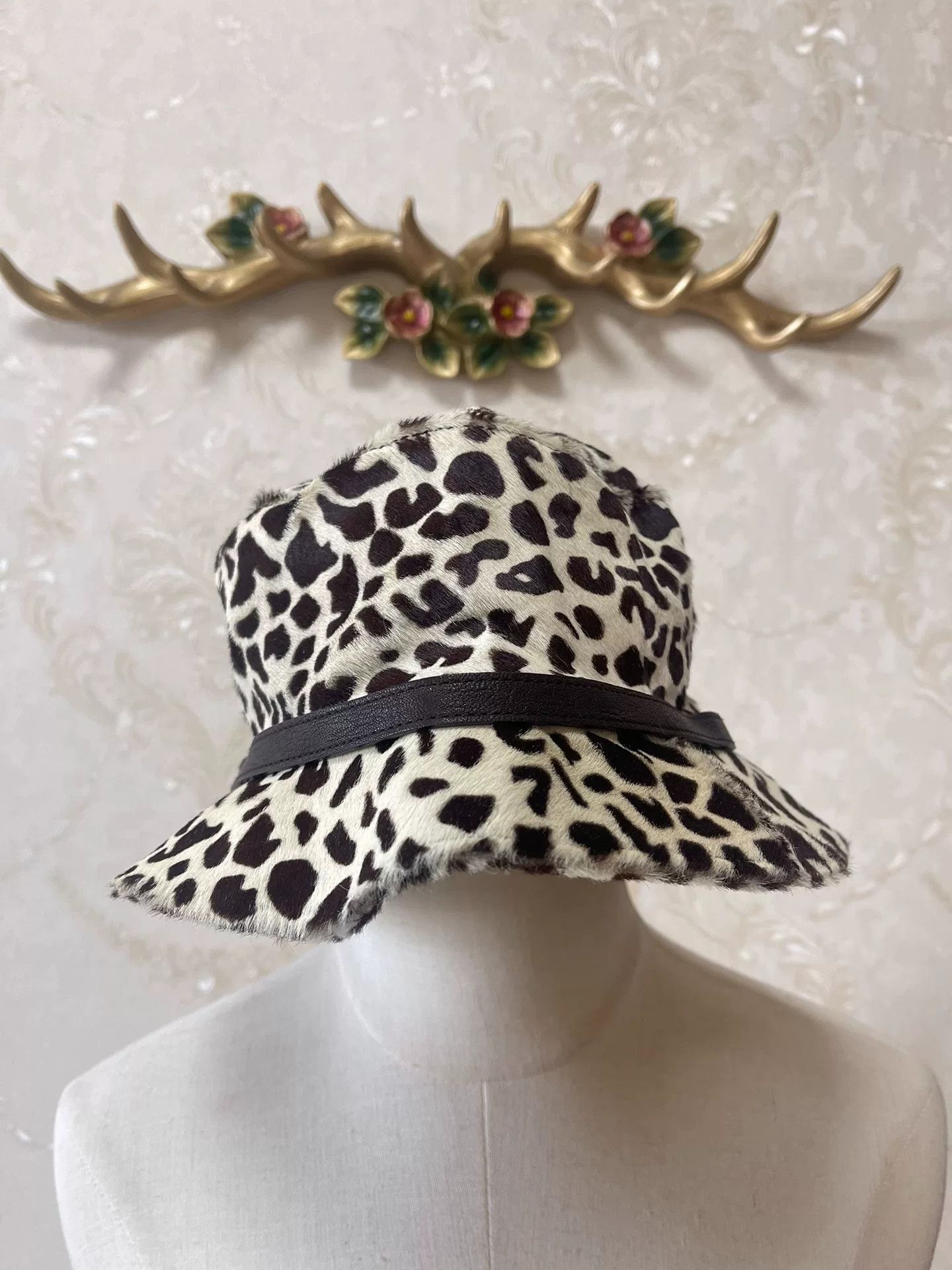 Miu Miu Miu Miu Leopard Print Suede Bucket Hat Size ONE SIZE - 1 Thumbnail