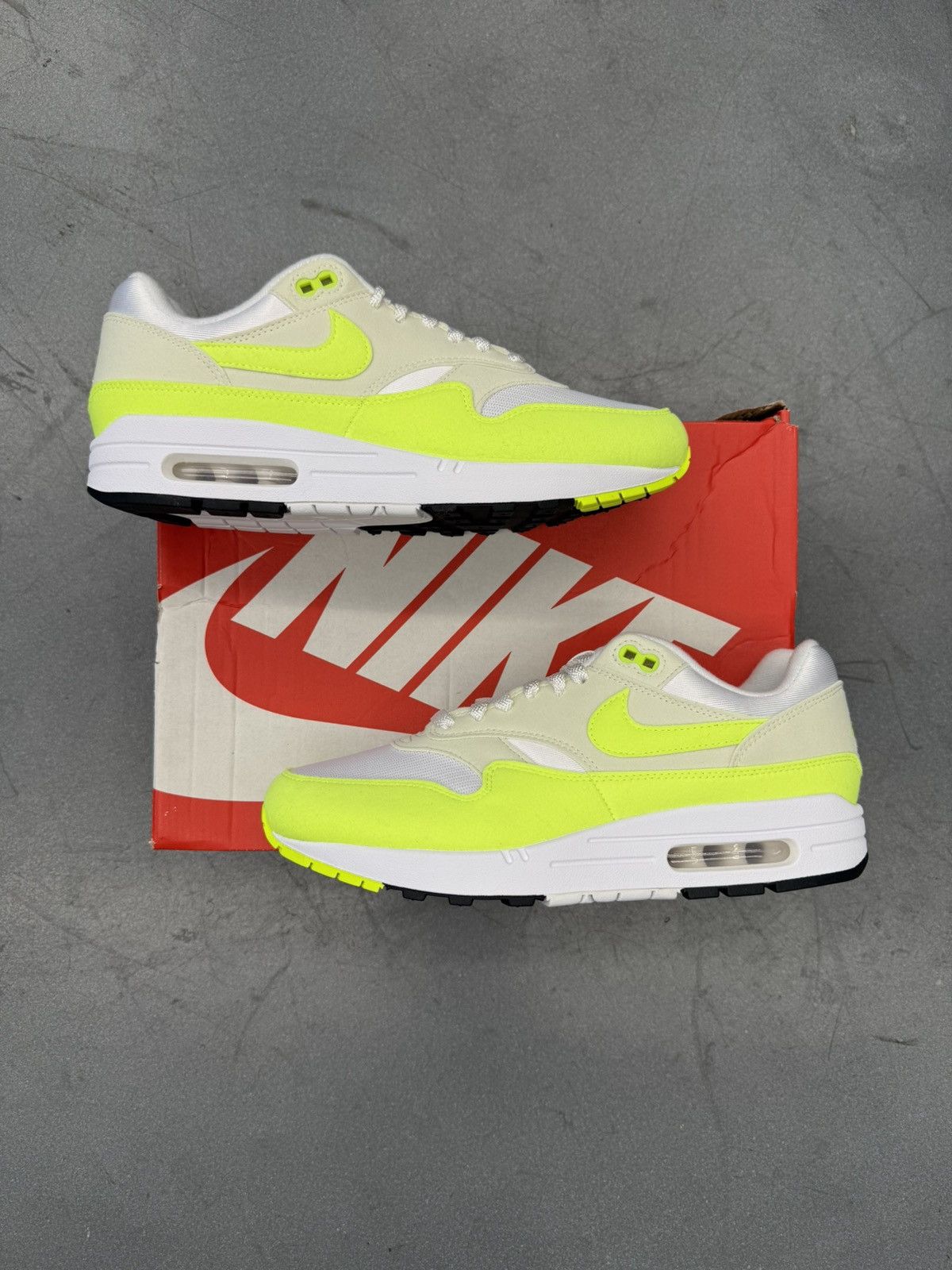 Nike 2023 Nike Air Max 1 87’ Volt Suede Size US 11 / IT 41 - 1 Thumbnail