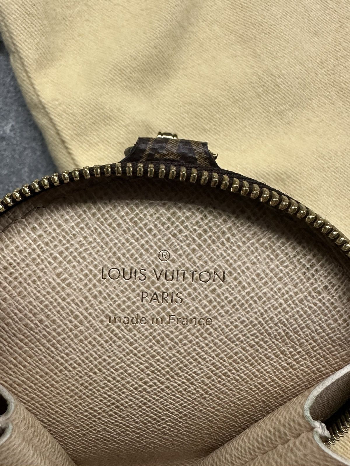 Louis Vuitton Louis Vuitton Multi Pochette Monogram Rare Round Coin Purse Size ONE SIZE - 14 Thumbnail