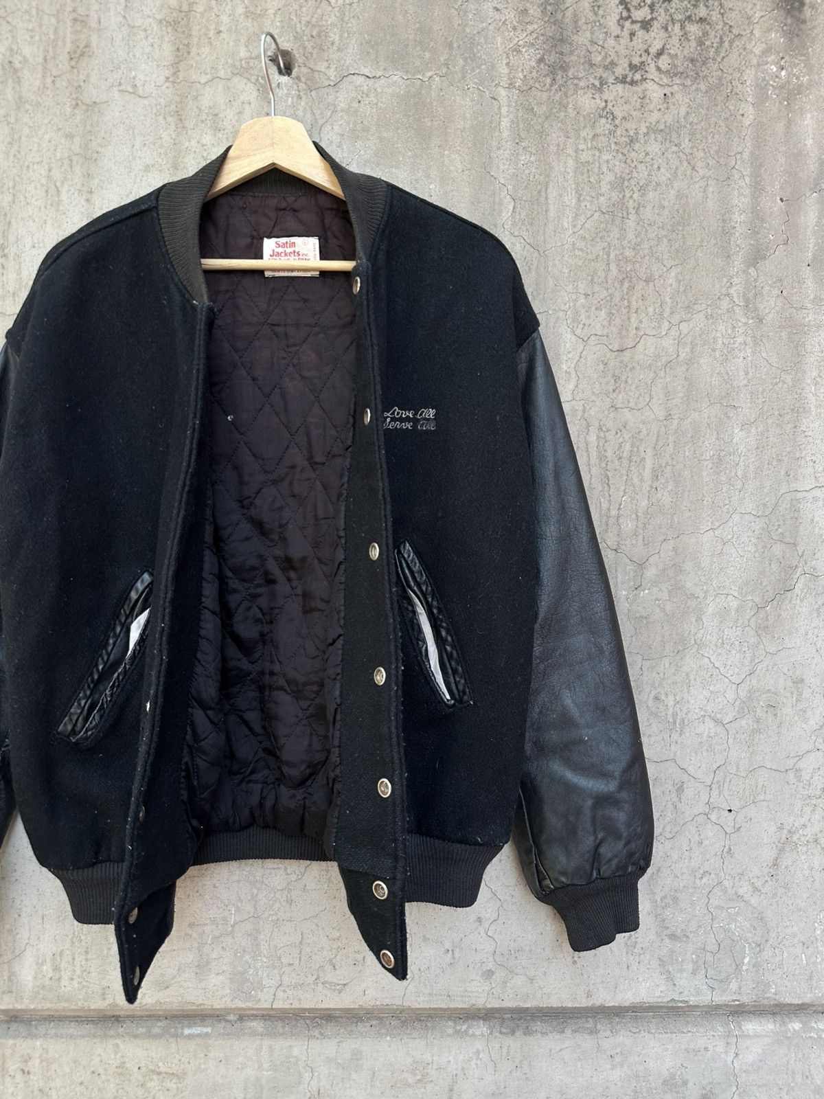 Hard Rock Cafe × Vintage Vintage Varsity Jacket Hard Rock Café Love All Serve all Size US L / EU 52-54 / 3 - 4 Thumbnail