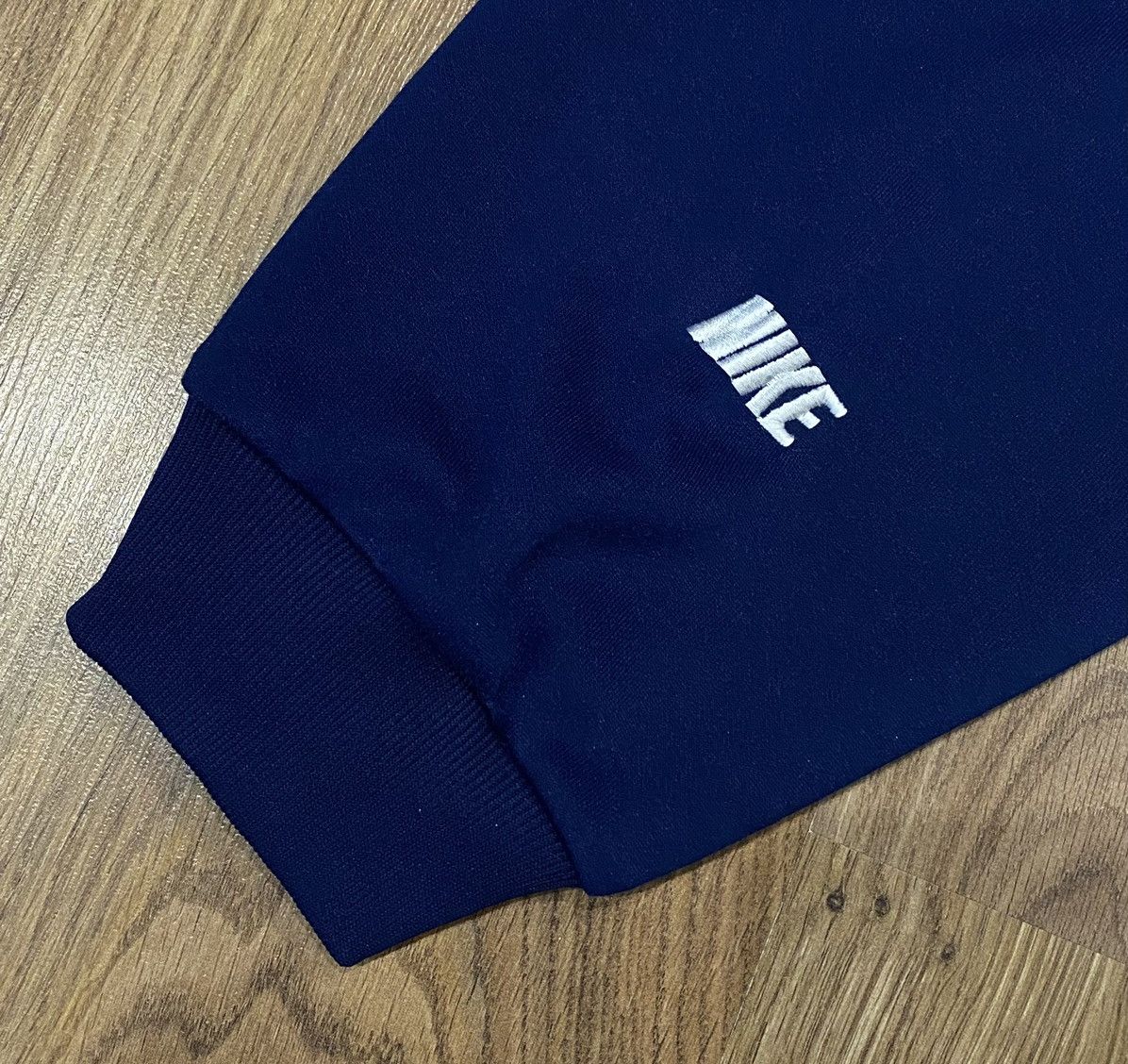 Nike Nike Big Logo Sweatshirt x Vintage x Streetwear Size US XL / EU 56 / 4 - 5 Thumbnail