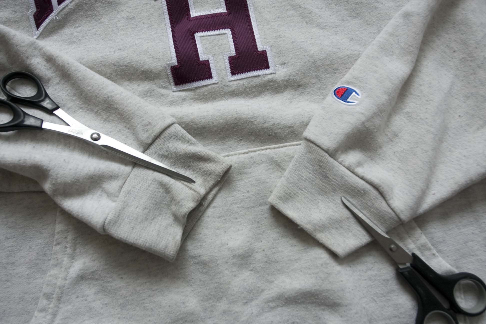 Champion Harvard University Champion Hoodie Size XL Size US XL / EU 56 / 4 - 4 Thumbnail