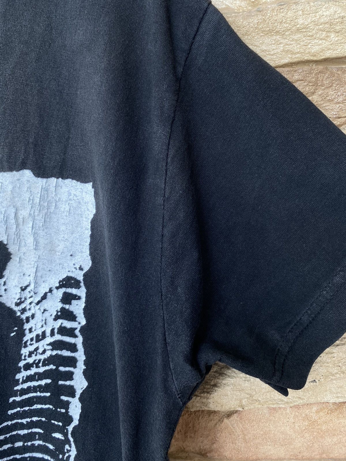 Vintage Rare 2004 Vintage The Clash Punk Rock Band Tees Distressed Size US M / EU 48-50 / 2 - 12 Thumbnail