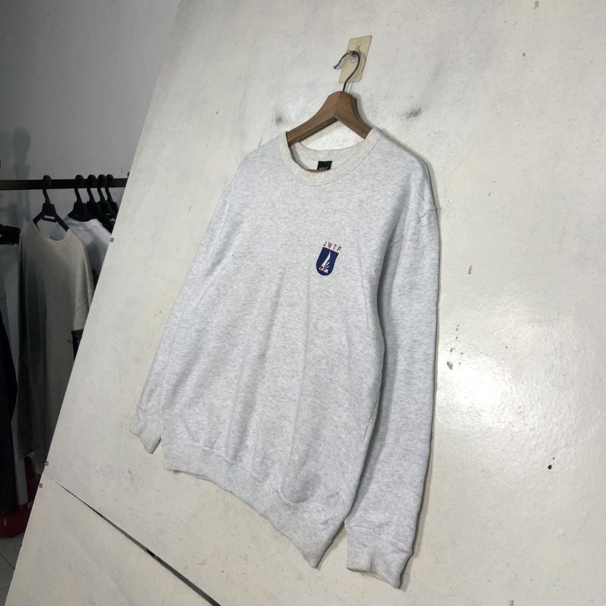 Japanese Brand 📌Vintage Sweatshirt Crewneck Asics Full Print Size US M / EU 48-50 / 2 - 4 Thumbnail