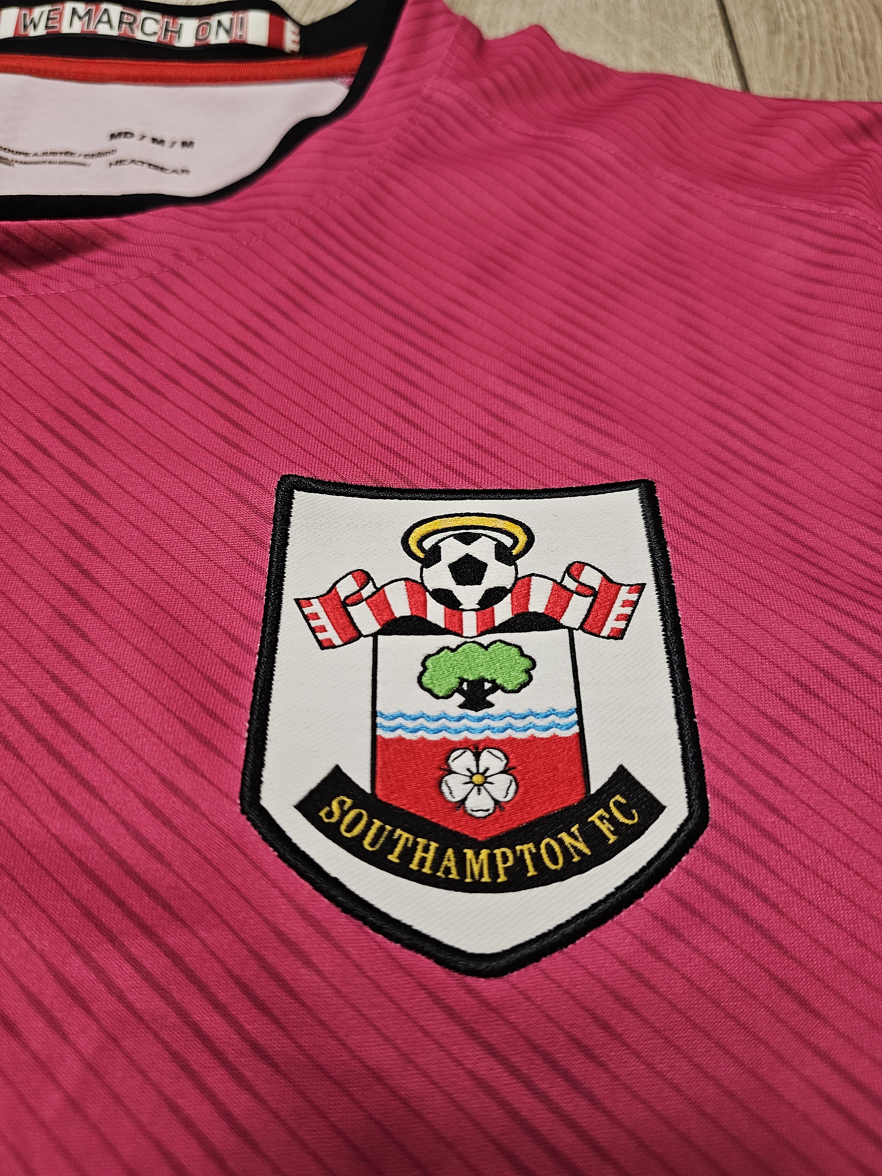 Under Armour SOUTHAMPTON 2020 GOALKEEPER FOOTBALL SHIRT SOCCER JERSEY Size US M / EU 48-50 / 2 - 4 Thumbnail