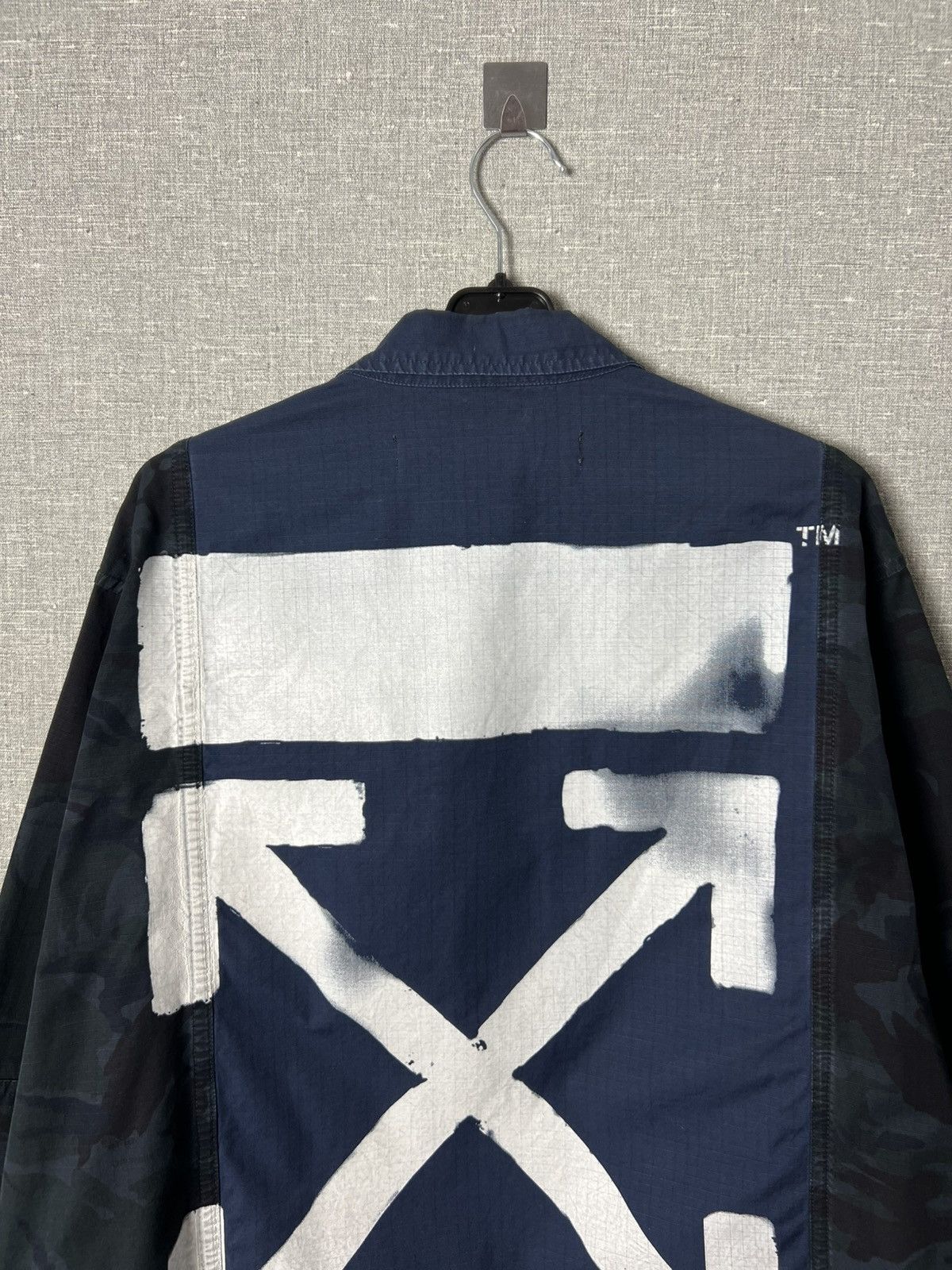Off-White Off White Camo Sleeve Field Jacket Arrows Print Virgil Abloh Size US XL / EU 56 / 4 - 3 Thumbnail