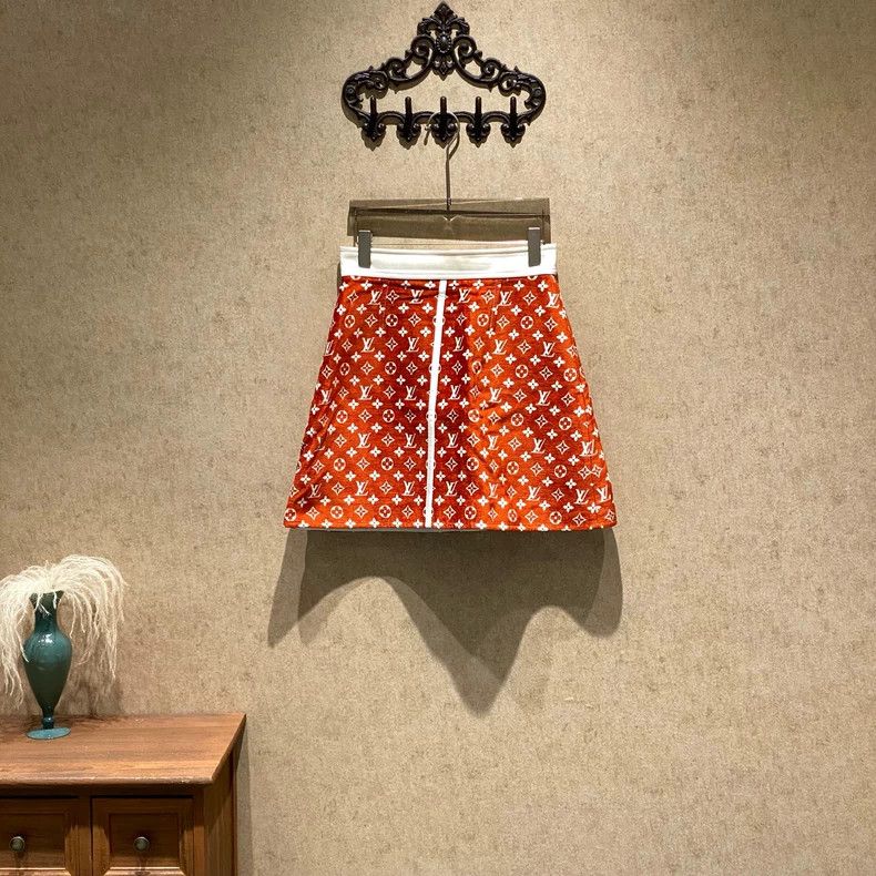 Louis Vuitton Louis Vuitton Red Velvet Print Half Skirt Size 37" - 1 Thumbnail