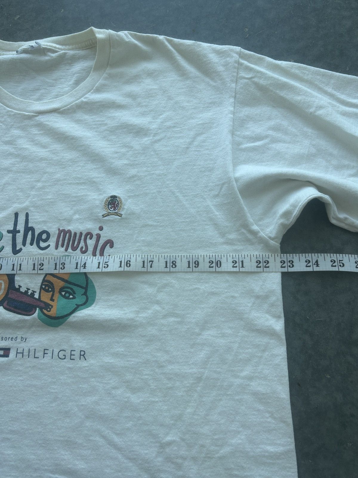 Tommy Hilfiger × Vintage Vintage 90s Tommy Hilfiger Save The Music Graphic Tee Size US L / EU 52-54 / 3 - 7 Thumbnail