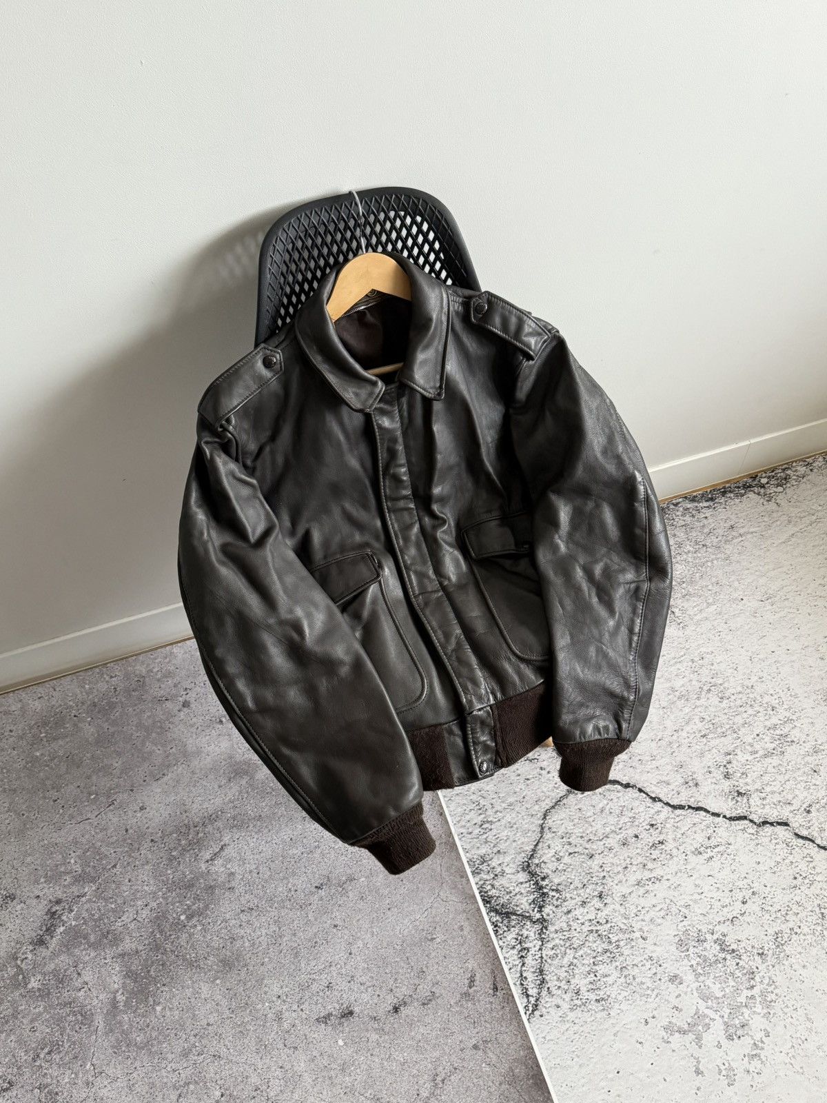 Schott Vintage Schott Brown Top-Grain Leather A-2 Bomber Jacket Size US M / EU 48-50 / 2 - 3 Thumbnail