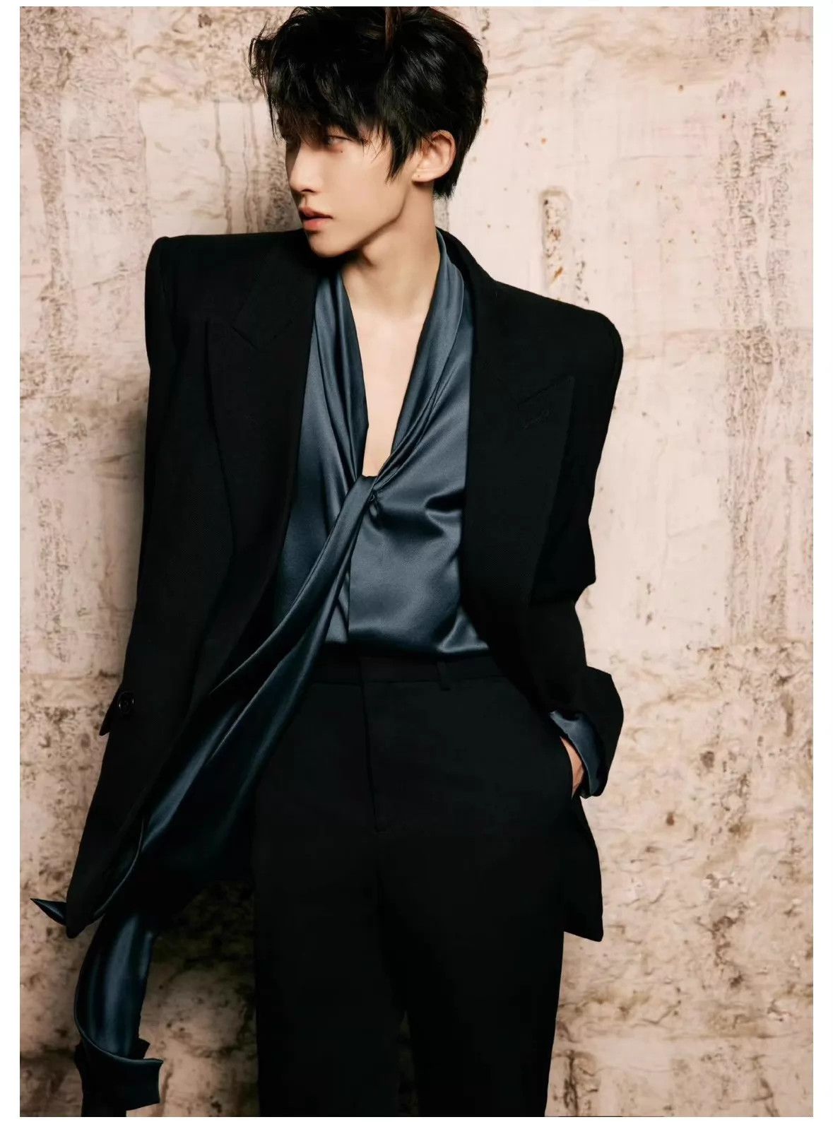 Saint Laurent Paris Saint Laurent 23FW Runway Silk Tie Shirt Black 37XS Size US XS / EU 42 / 0 - 9 Thumbnail