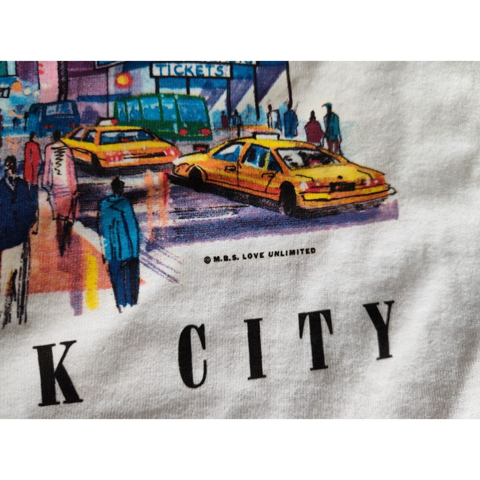 Delta VINTAGE Delta NY City Times Square Souvenir Tee Shirt White Adult Large MBS Love Unlimited T-Shirt Mens Size US L / EU 52-54 / 3 - 5 Thumbnail