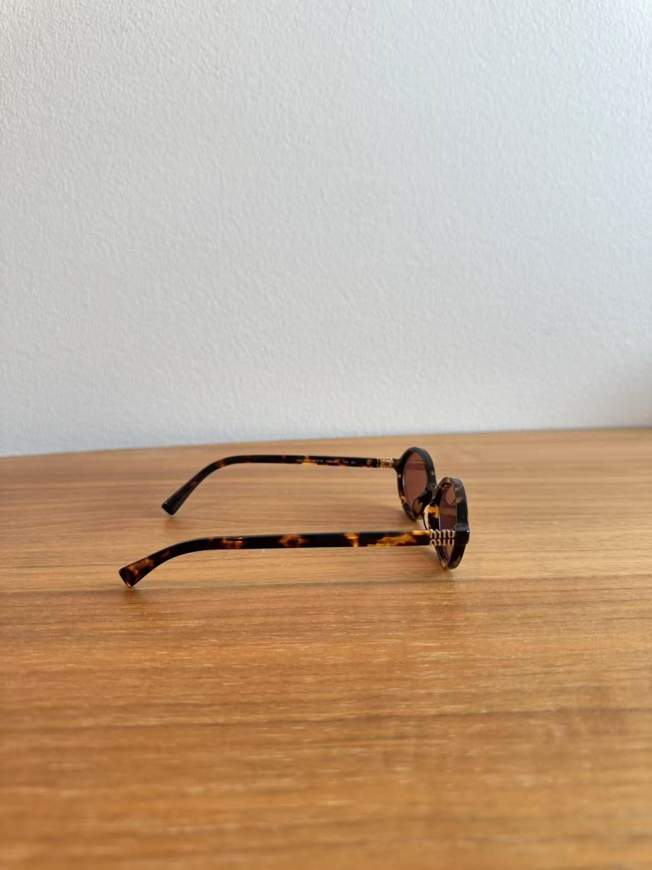 Miu Miu Miu Miu MU04ZS VAU50D Sunglasses Size ONE SIZE - 5 Thumbnail