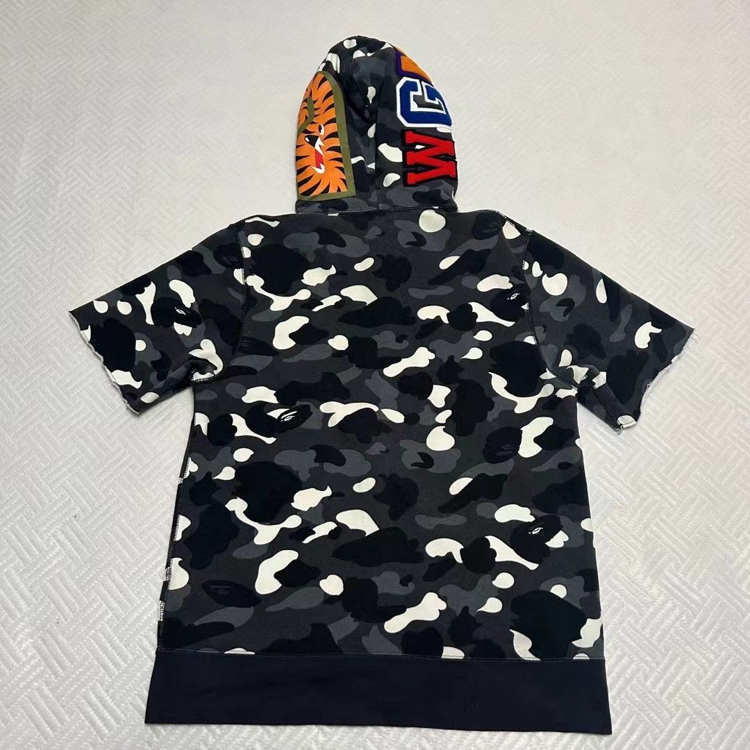 Bape BAPE LUMINOUS SHARK SHORT SLEEVE HOODIE Size US XL / EU 56 / 4 - 7 Thumbnail
