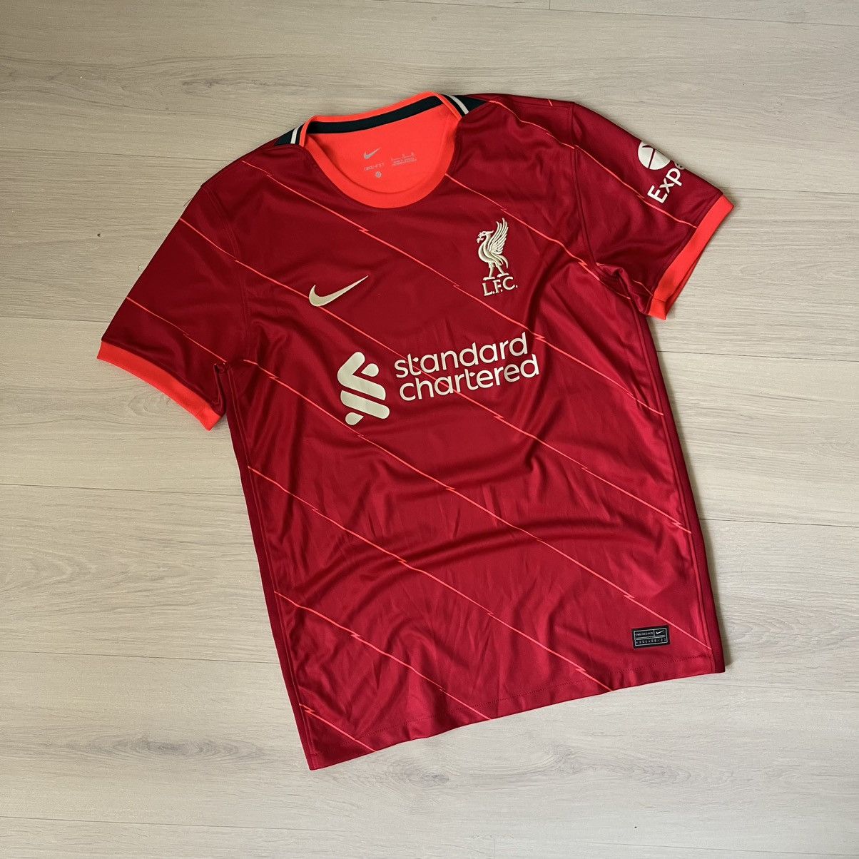 Nike Nike Liverpool M. Salah soccer jersey Size US L / EU 52-54 / 3 - 1 Thumbnail