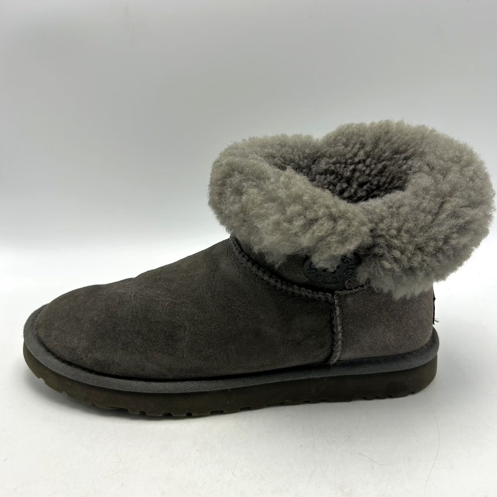 Ugg UGG Bailey Button Mini II Boots Womans 8 M Grey Sheepskin Winter Slip On SN 3352 Size US 8 / IT 38 - 3 Thumbnail