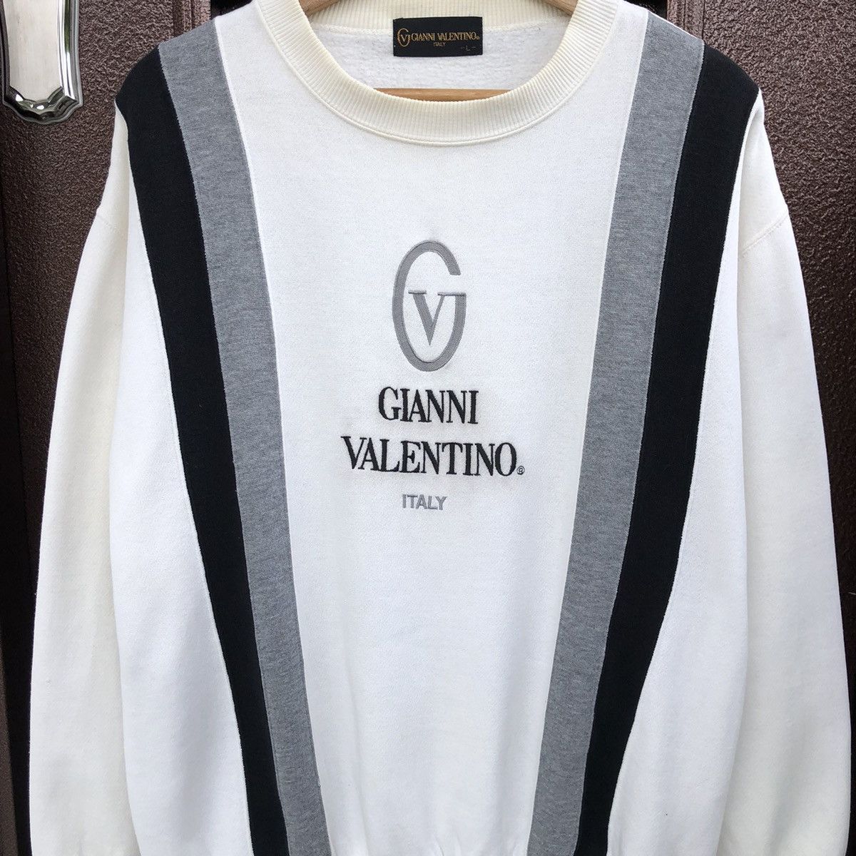 Gianni Valentino Vintage Gianni Valentino Italy Embroidery Logo Sweatshirts Size US L / EU 52-54 / 3 - 2 Thumbnail