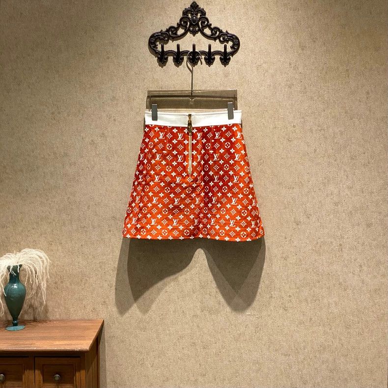 Louis Vuitton Louis Vuitton Red Velvet Print Half Skirt Size 37" - 2 Thumbnail