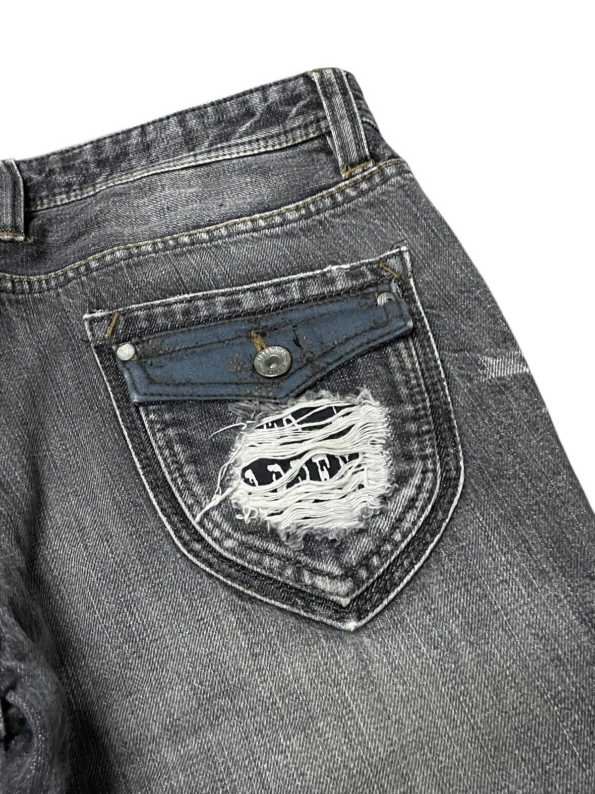 HIDEAWAYS × LOWBOX × Le Grande Bleu (L.G.B.) Hideaways Nicole Distressed Poems Patched Flared Jeans Size US 32 / EU 48 - 20 Thumbnail