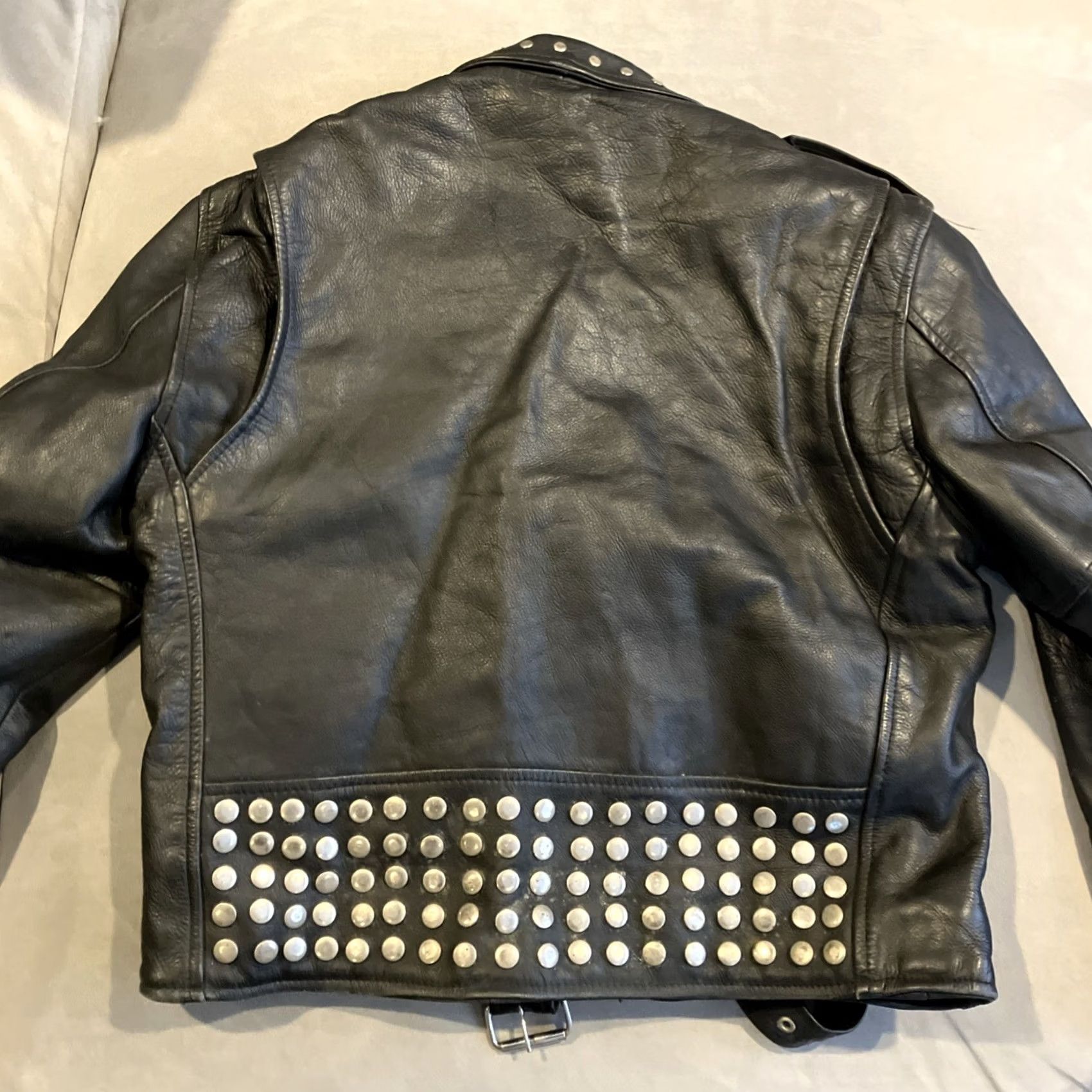 Vintage VINTAGE First Genuine Leather Studded Motorcycle Jacket Men 46 Black Zipper Biker 90s Mens Regular Leather Jacket Size US S / EU 44-46 / 1 - 7 Thumbnail